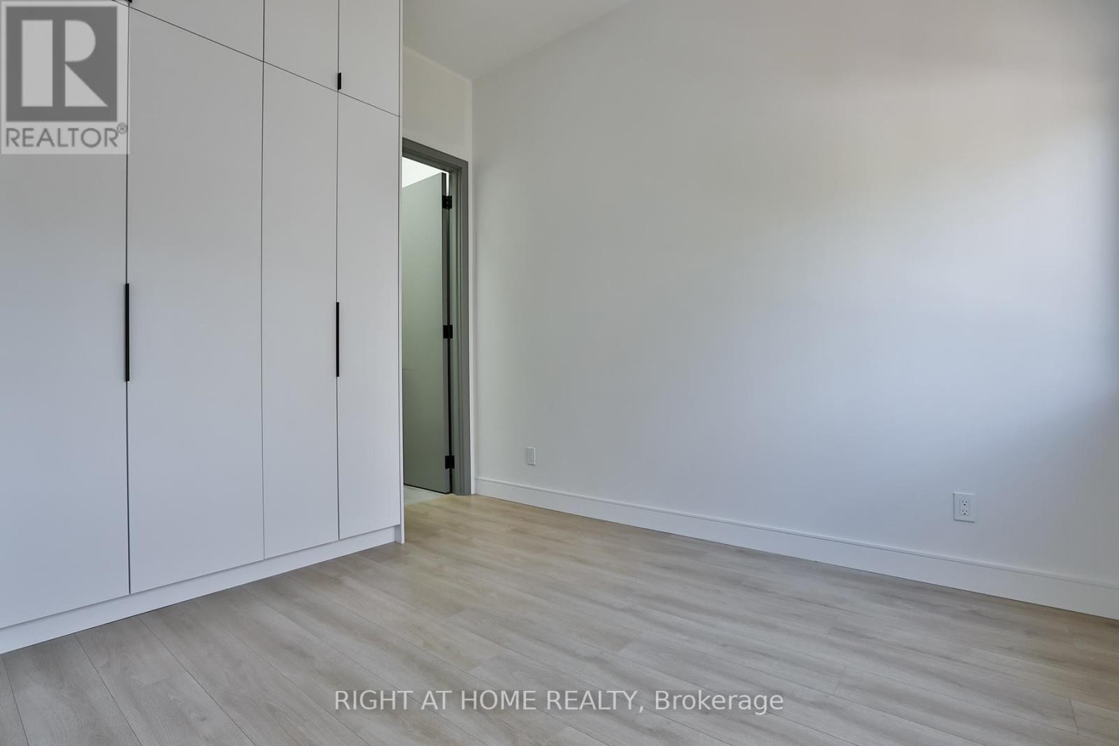 












1169 DAVENPORT ROAD

,
Toronto (Wychwood),




Ontario
M6H2G6

