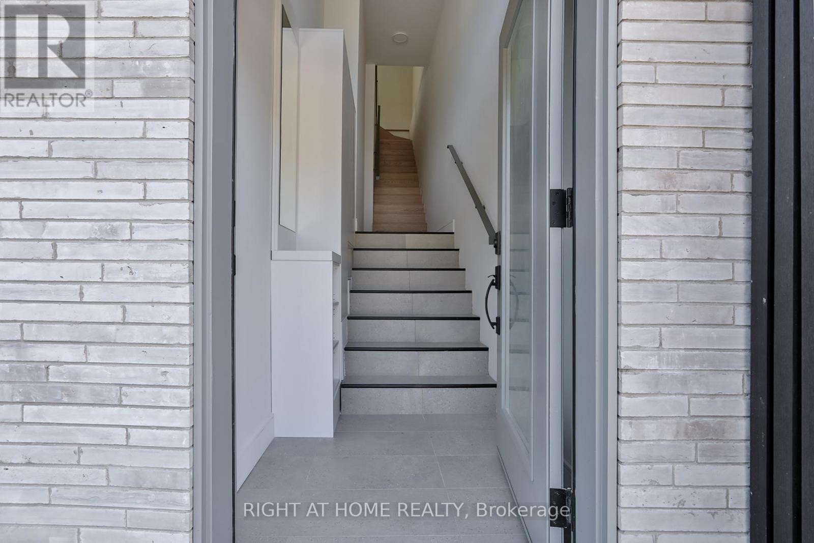 












1169 DAVENPORT ROAD

,
Toronto (Wychwood),




Ontario
M6H2G6

