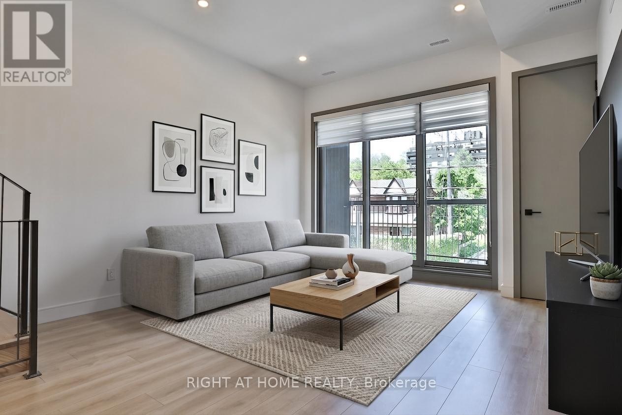 












1169 DAVENPORT ROAD

,
Toronto (Wychwood),




Ontario
M6H2G6

