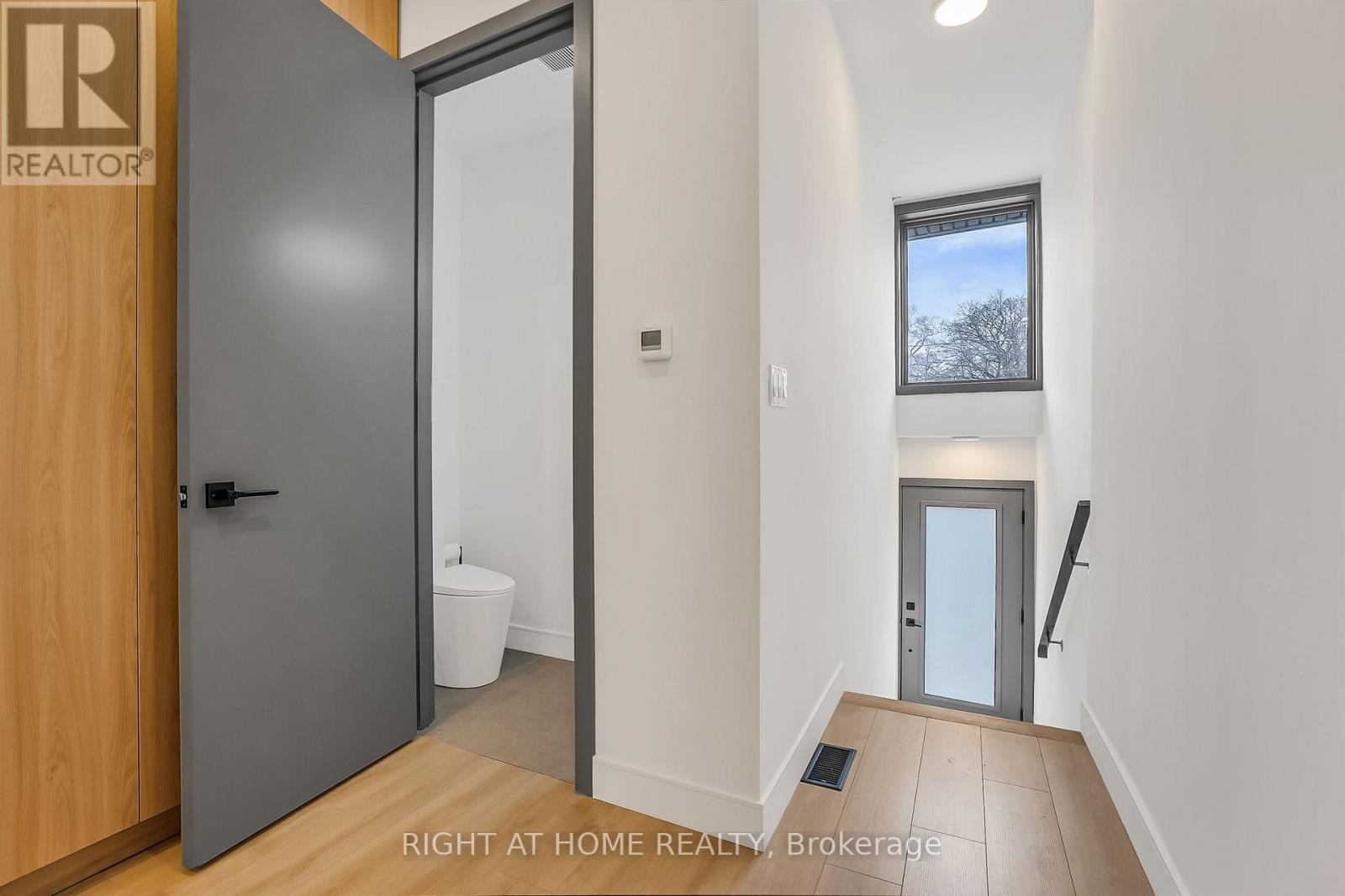 












1169 DAVENPORT ROAD

,
Toronto (Wychwood),




Ontario
M6H2G6

