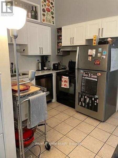 












2 - 85 BALDWIN STREET

,
Toronto (Kensington-Chinatown),




Ontario
M5T1L5

