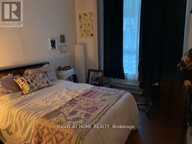 












2 - 85 BALDWIN STREET

,
Toronto (Kensington-Chinatown),




Ontario
M5T1L5

