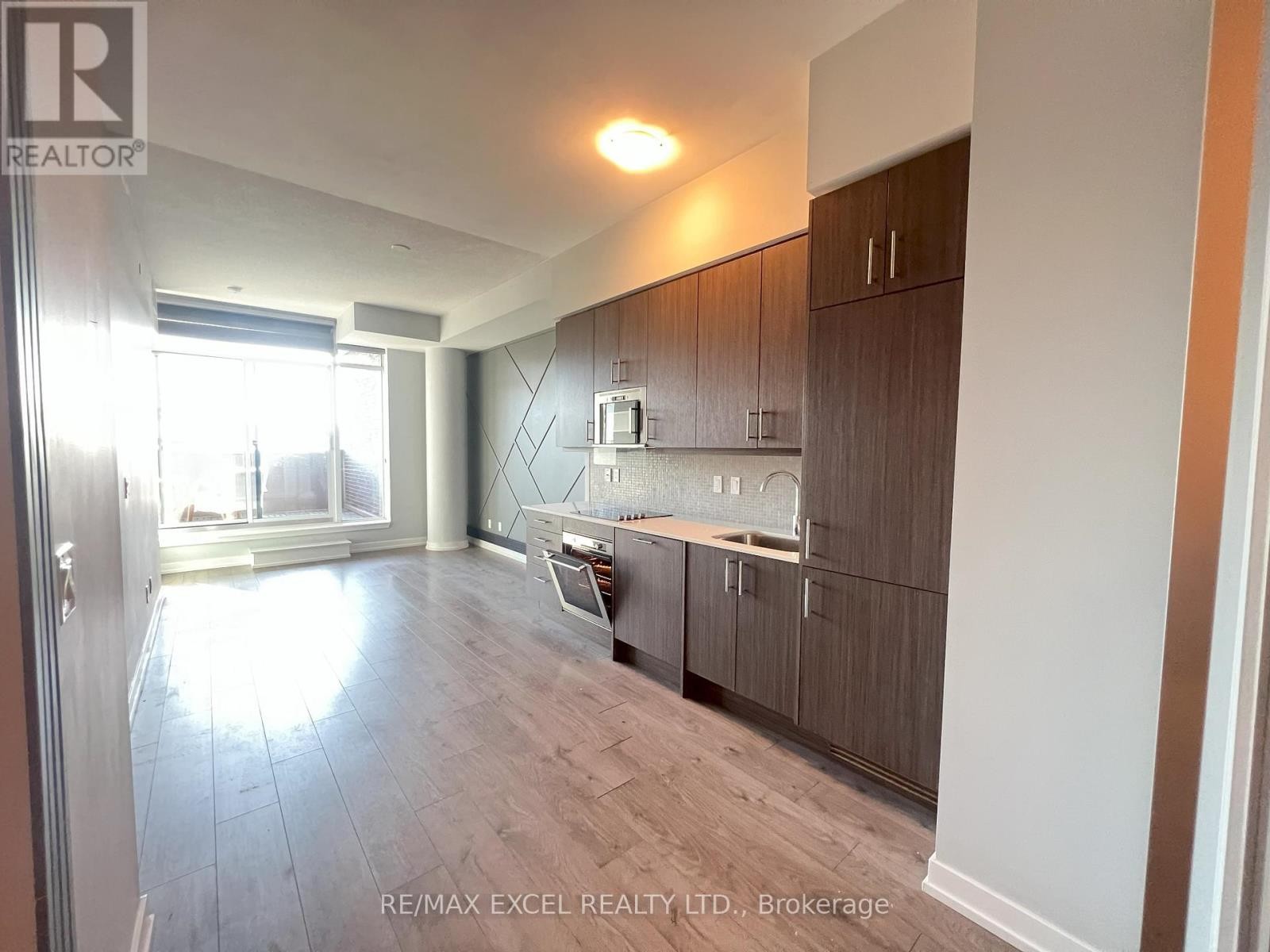 












503 - 297 COLLEGE STREET

,
Toronto (Kensington-Chinatown),




Ontario
M5T0C2

