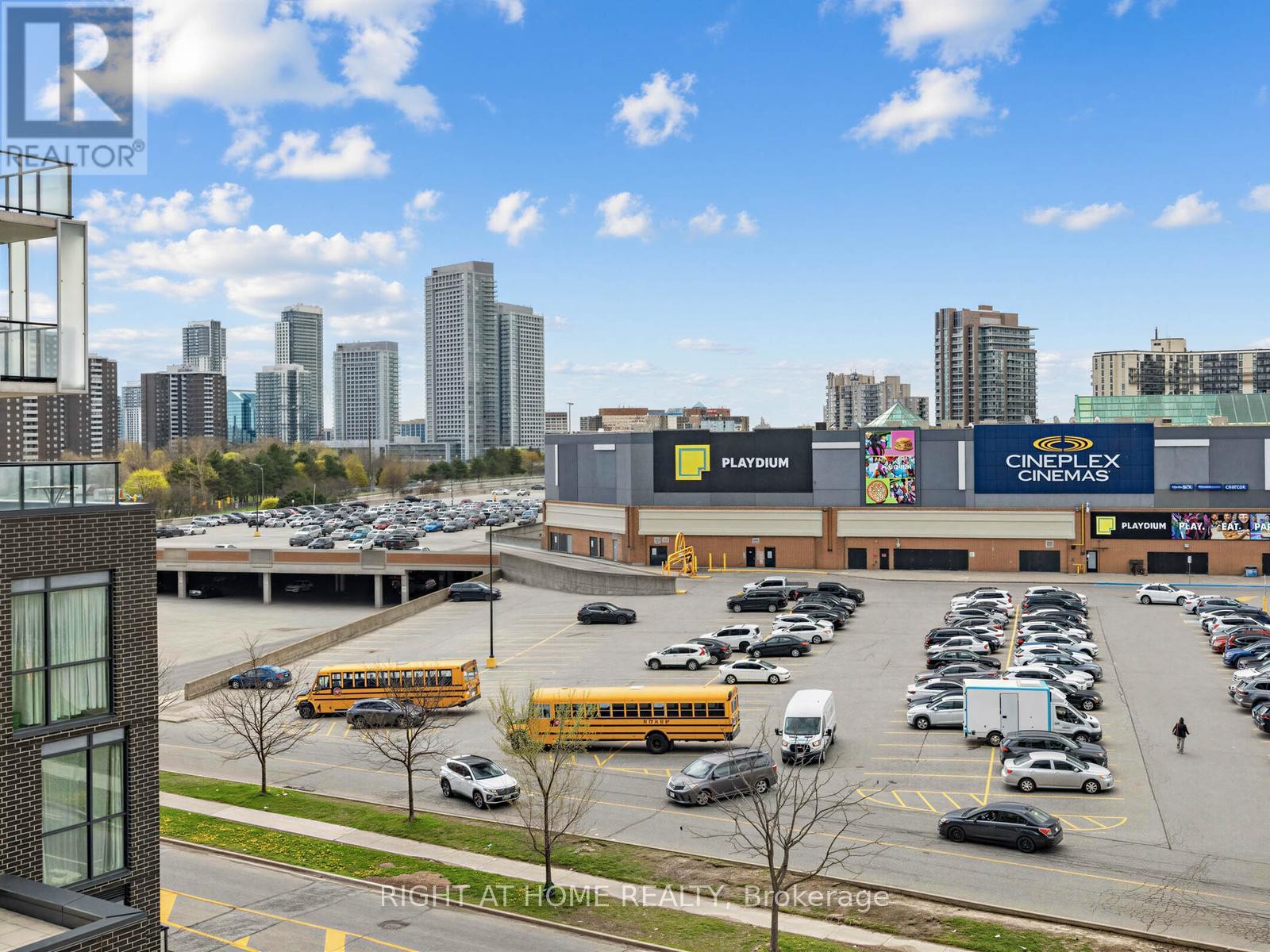 












509 - 128 FAIRVIEW MALL DRIVE

,
Toronto (Don Valley Village),




Ontario
M2J2Z1

