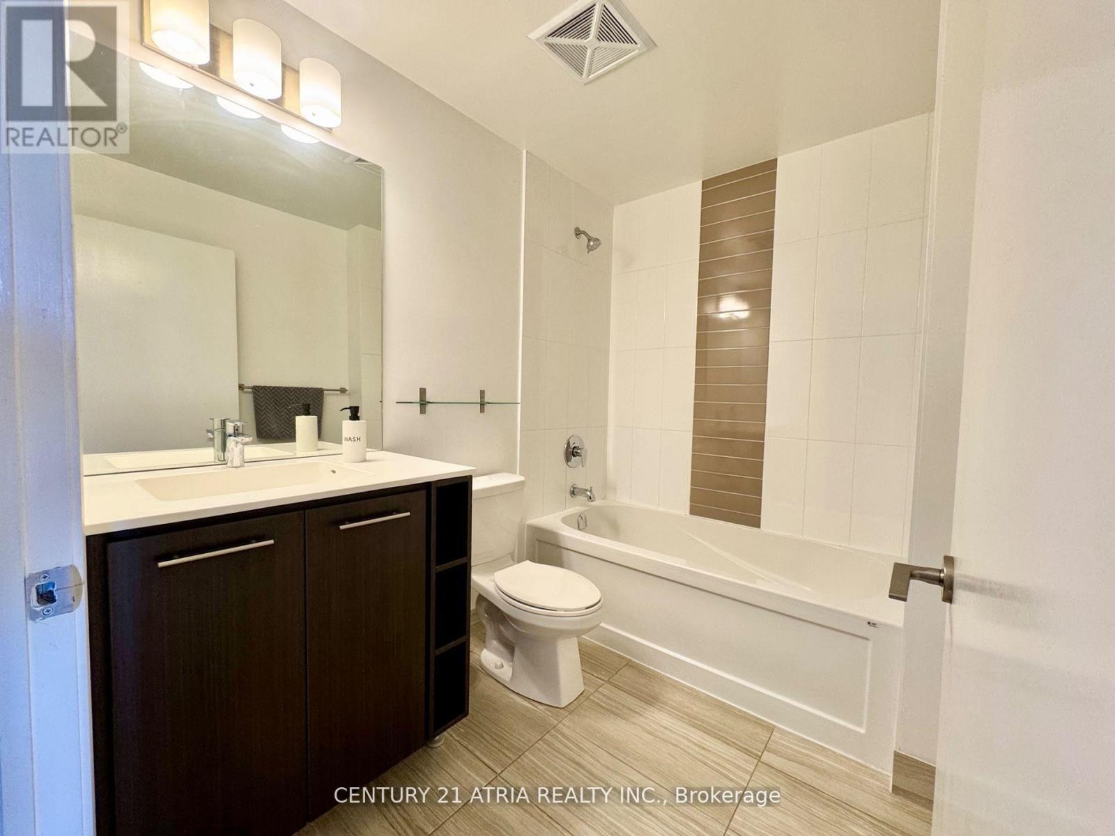 












712 - 435 RICHMOND STREET W

,
Toronto (Waterfront Communities),




Ontario
M5V0N3

