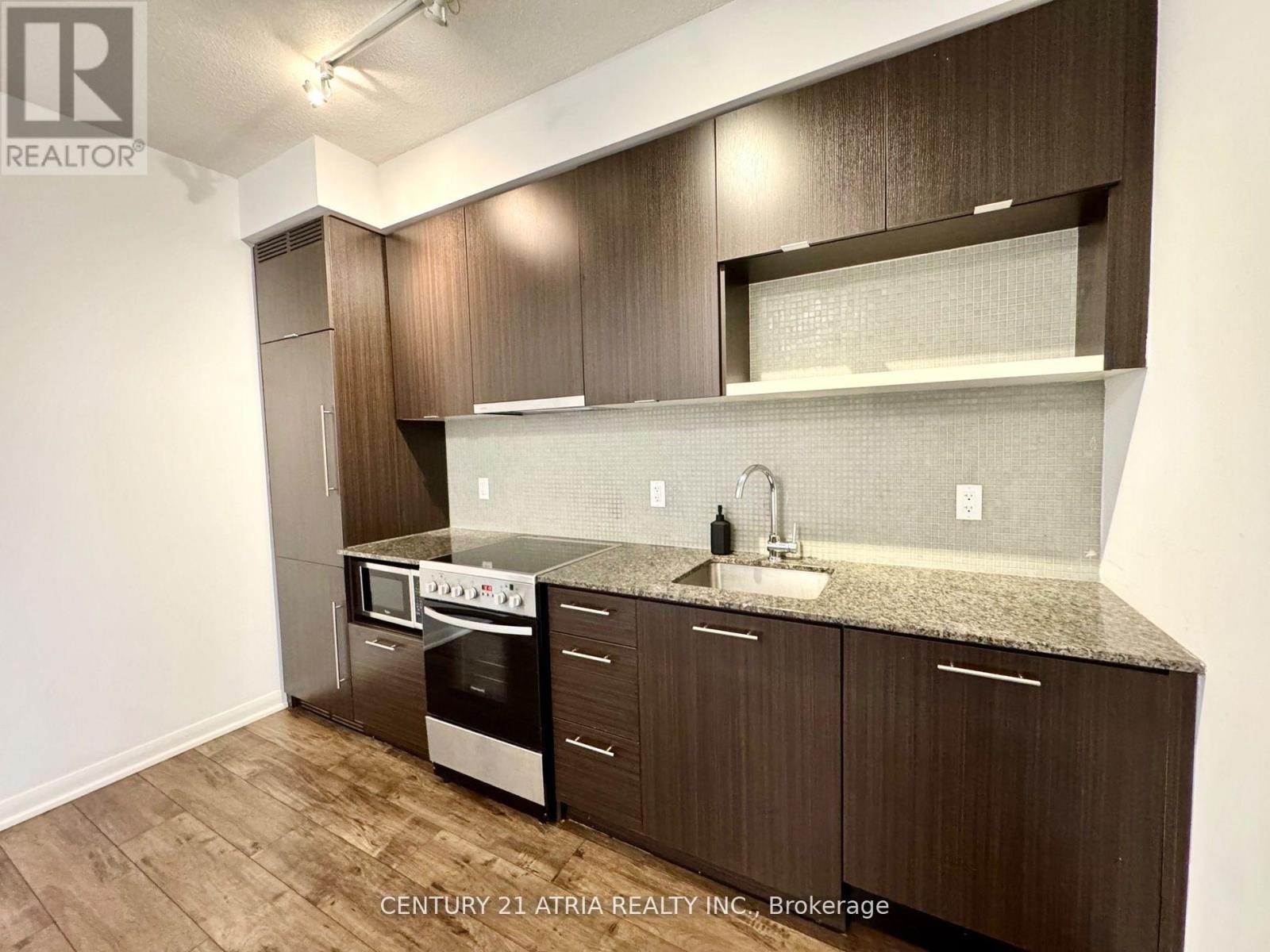 












712 - 435 RICHMOND STREET W

,
Toronto (Waterfront Communities),




Ontario
M5V0N3

