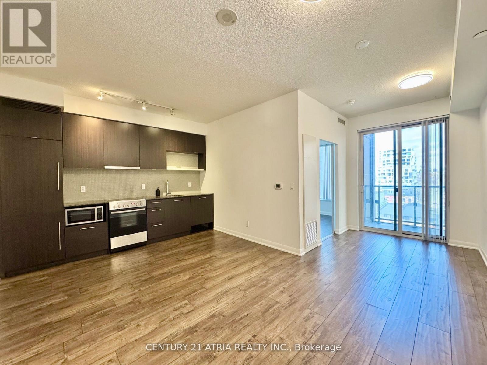 












712 - 435 RICHMOND STREET W

,
Toronto (Waterfront Communities),




Ontario
M5V0N3

