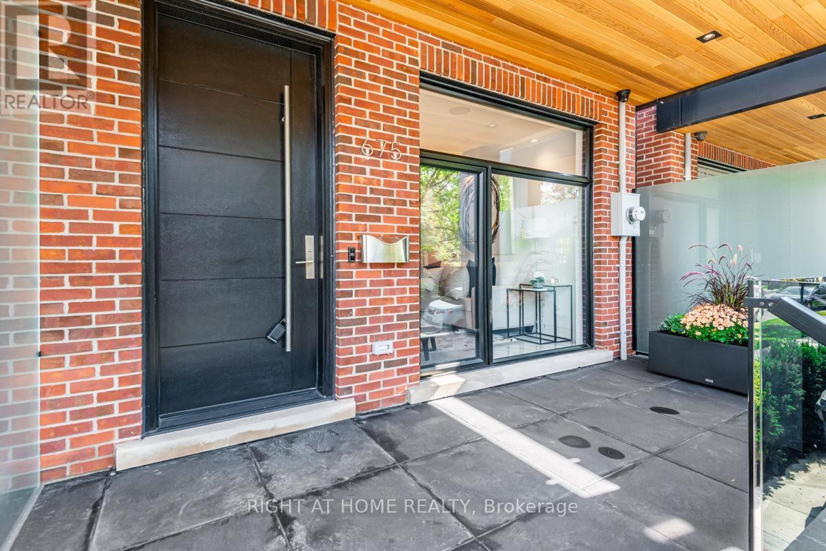 












675 HURON STREET

,
Toronto (Annex),




Ontario
M5R2R8

