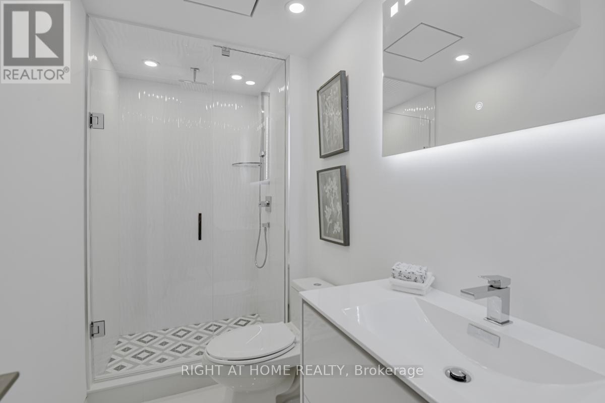 












675 HURON STREET

,
Toronto (Annex),




Ontario
M5R2R8

