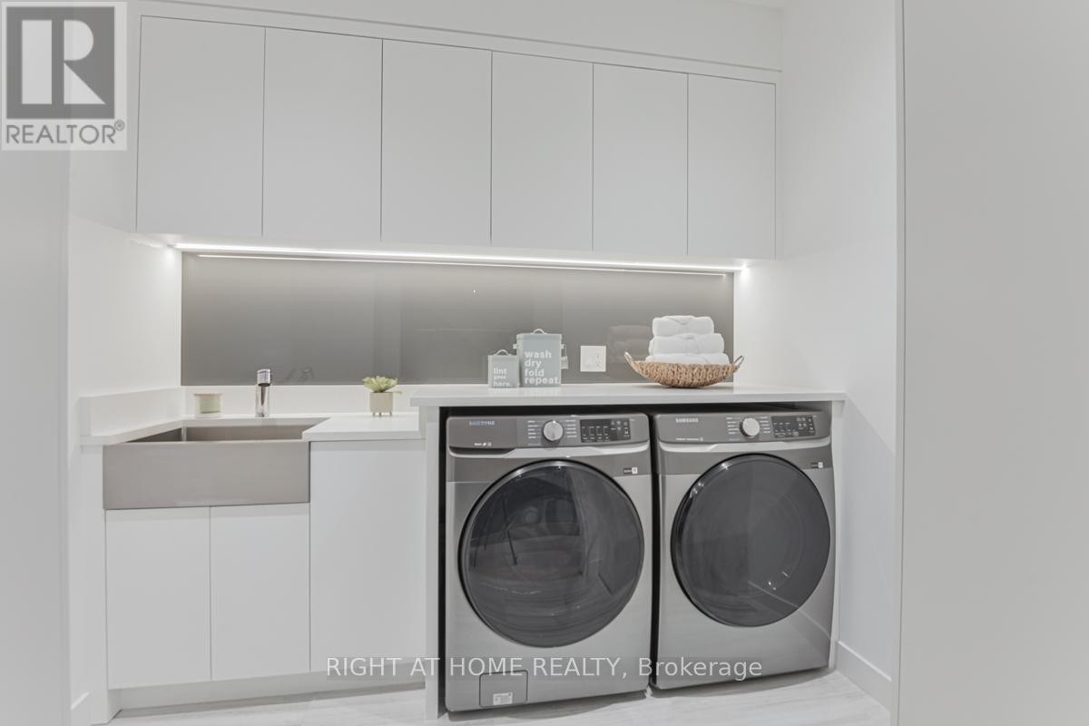 












675 HURON STREET

,
Toronto (Annex),




Ontario
M5R2R8

