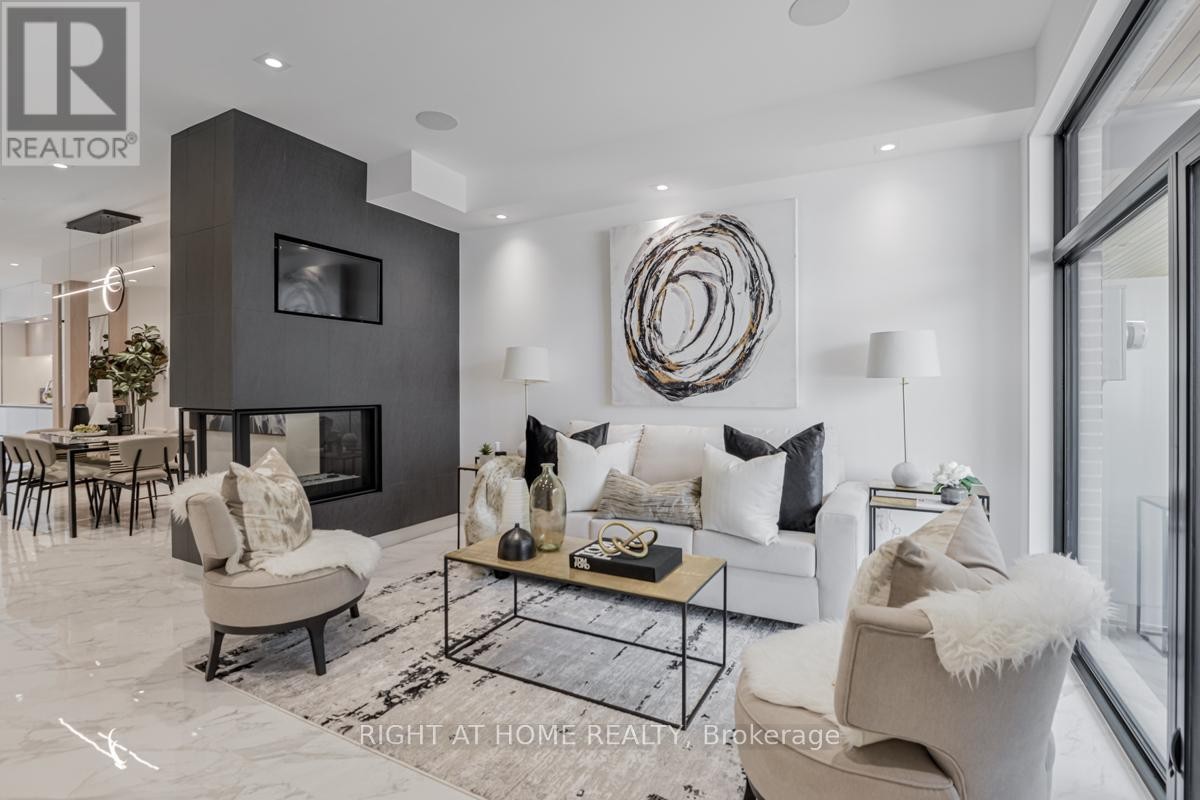 












675 HURON STREET

,
Toronto (Annex),




Ontario
M5R2R8

