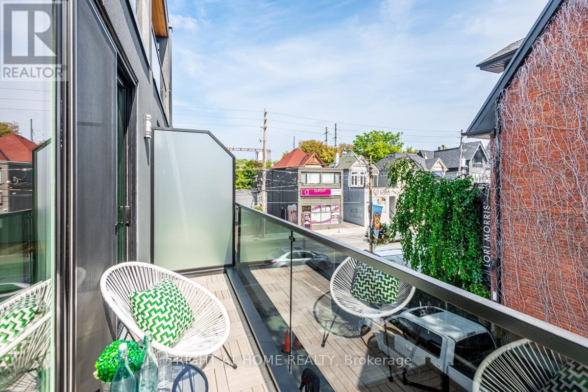 












675 HURON STREET

,
Toronto (Annex),




Ontario
M5R2R8

