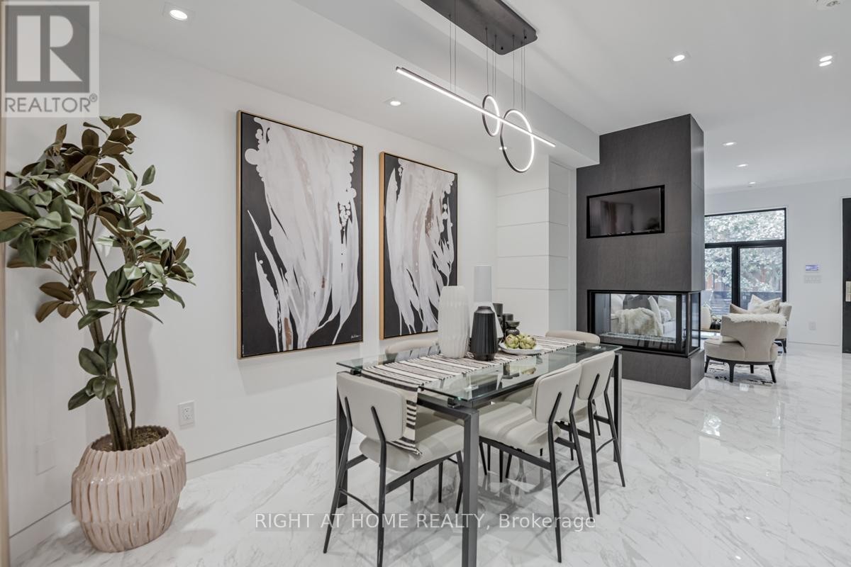 












675 HURON STREET

,
Toronto (Annex),




Ontario
M5R2R8

