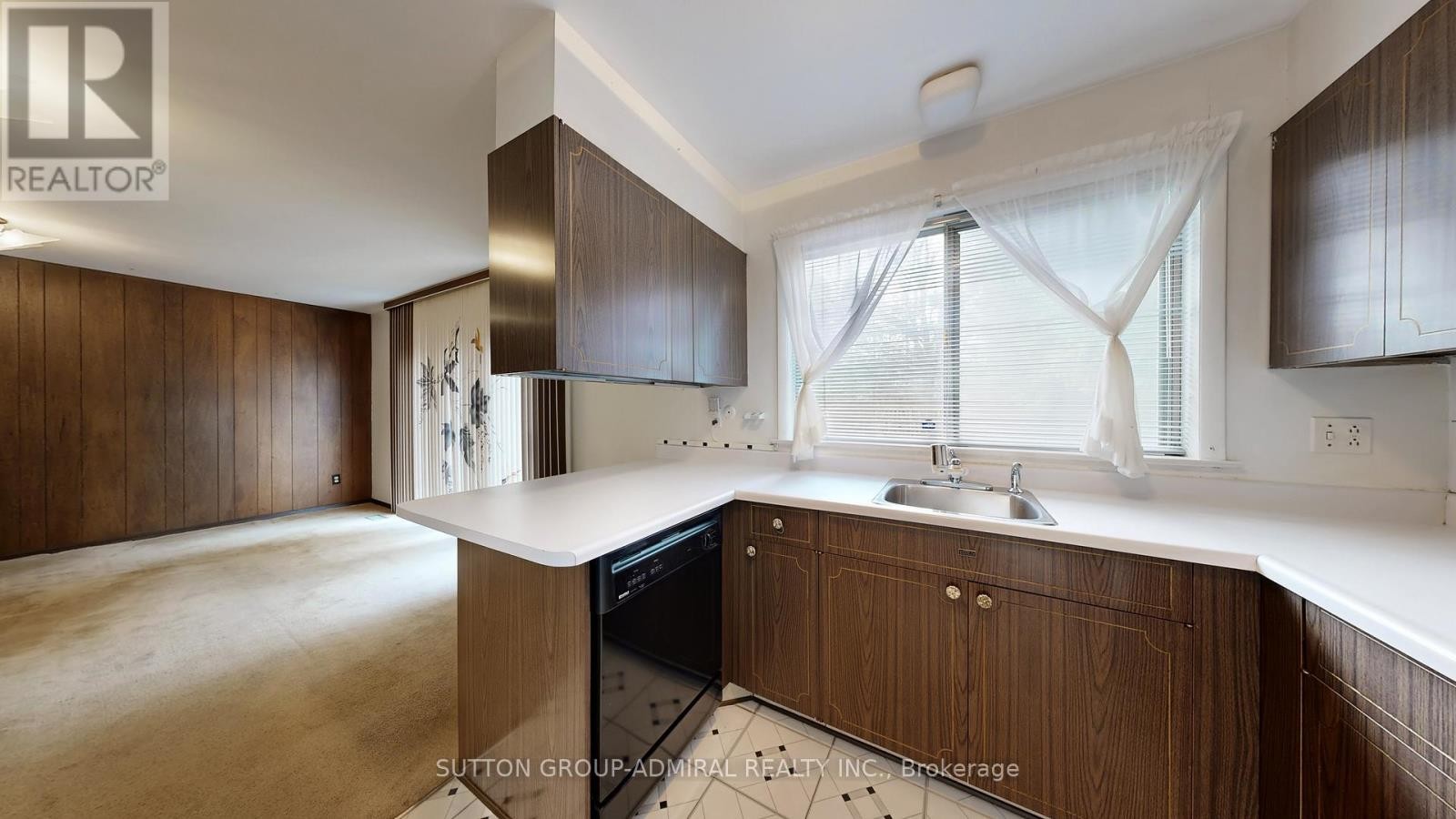 












5 WEDGEPORT PLACE

,
Toronto (Willowdale East),




Ontario
M2N4B3

