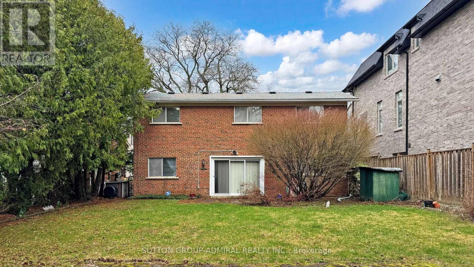 












5 WEDGEPORT PLACE

,
Toronto (Willowdale East),




Ontario
M2N4B3

