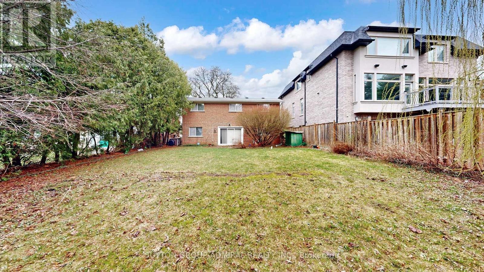 












5 WEDGEPORT PLACE

,
Toronto (Willowdale East),




Ontario
M2N4B3

