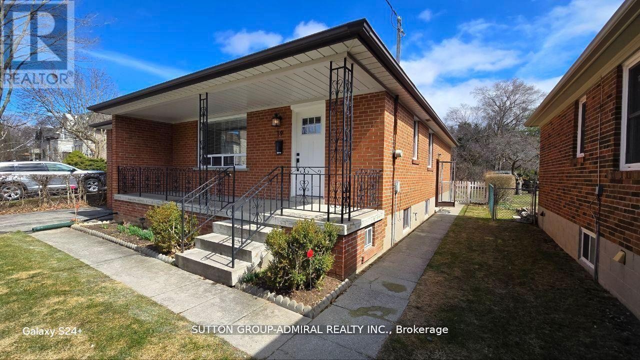 












BSMT - 19 TOBRUK CRESCENT

,
Toronto (Newtonbrook East),




Ontario
M2M3B3


