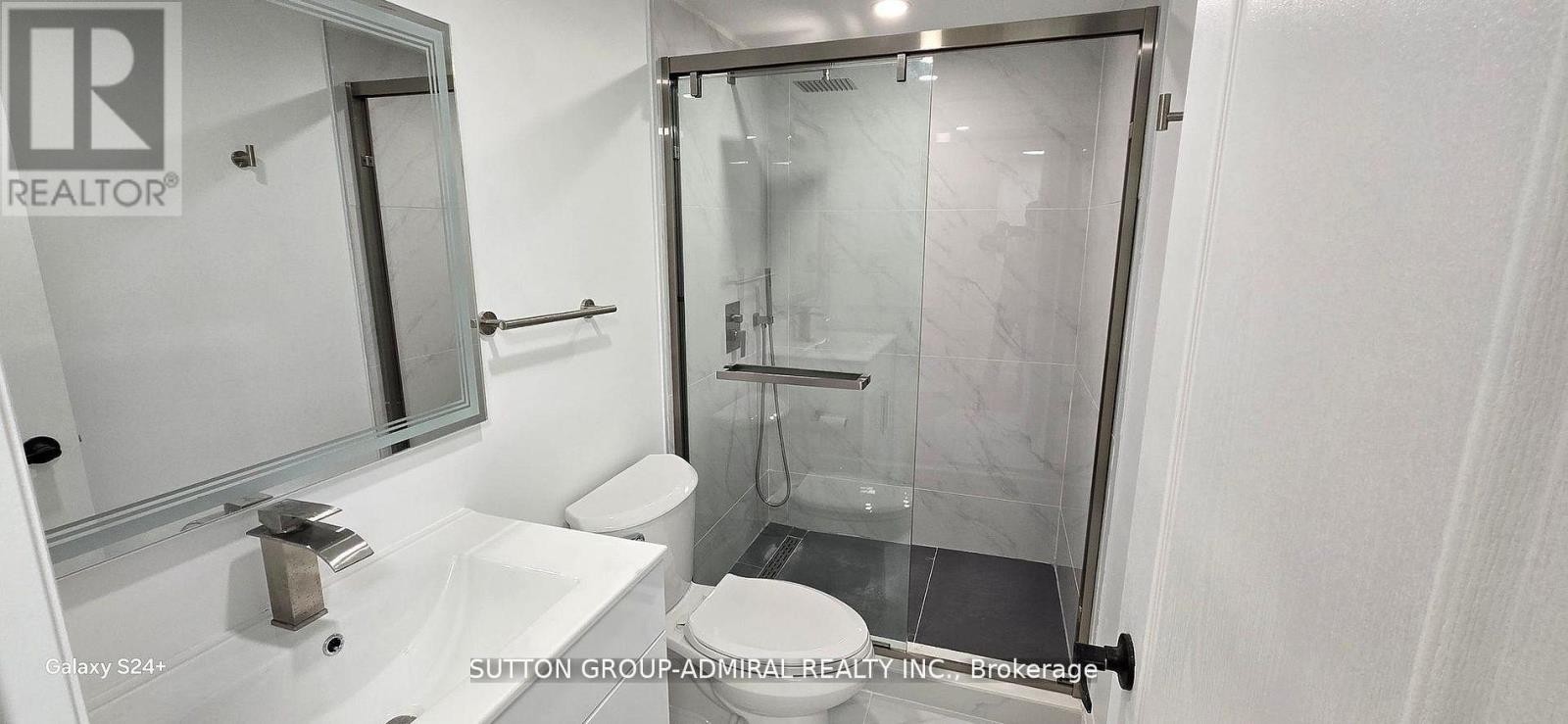 












BSMT - 19 TOBRUK CRESCENT

,
Toronto (Newtonbrook East),




Ontario
M2M3B3

