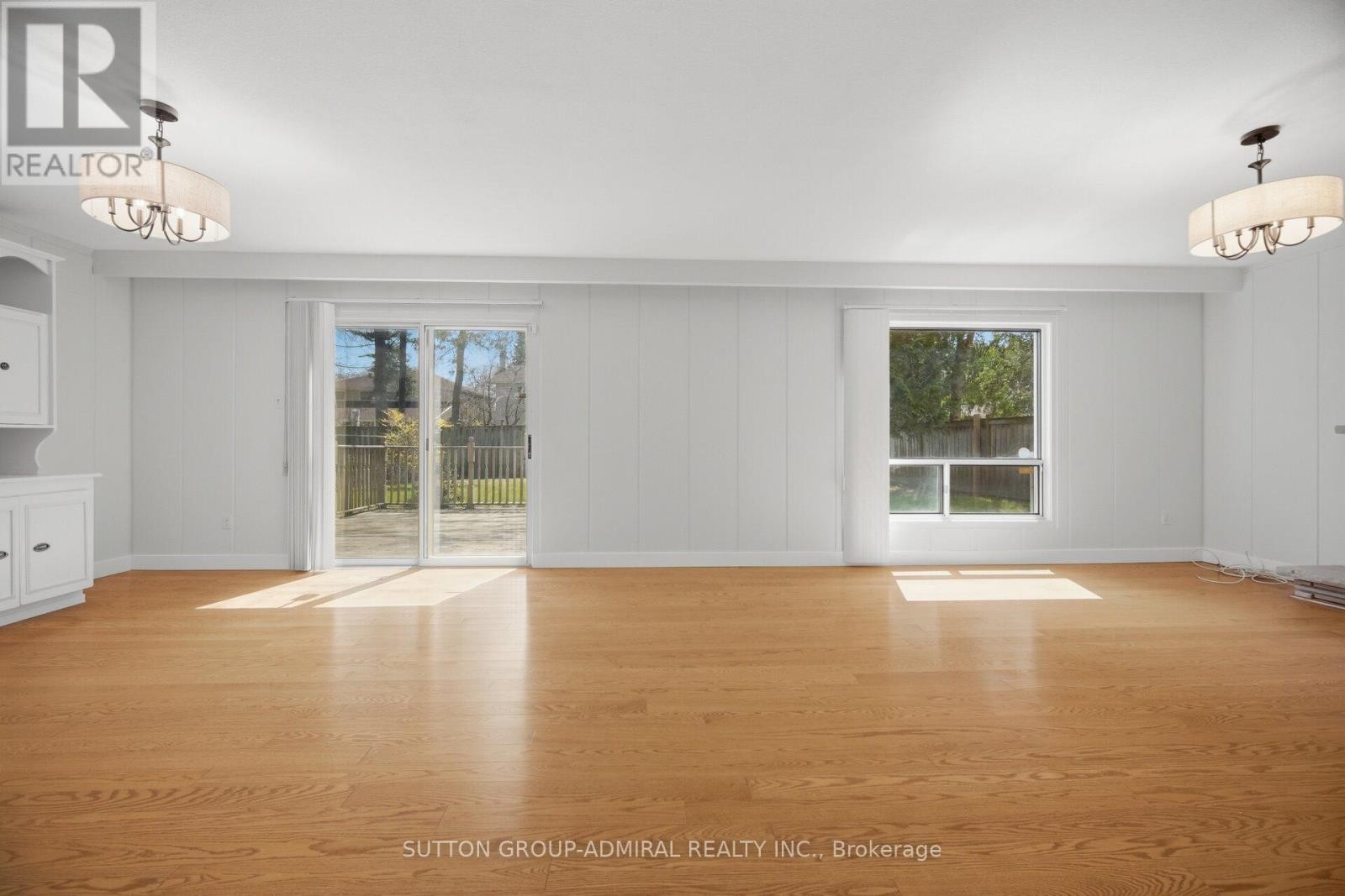 












53 BESTVIEW DRIVE

,
Toronto (Bayview Woods-Steeles),




Ontario
M2M2X8

