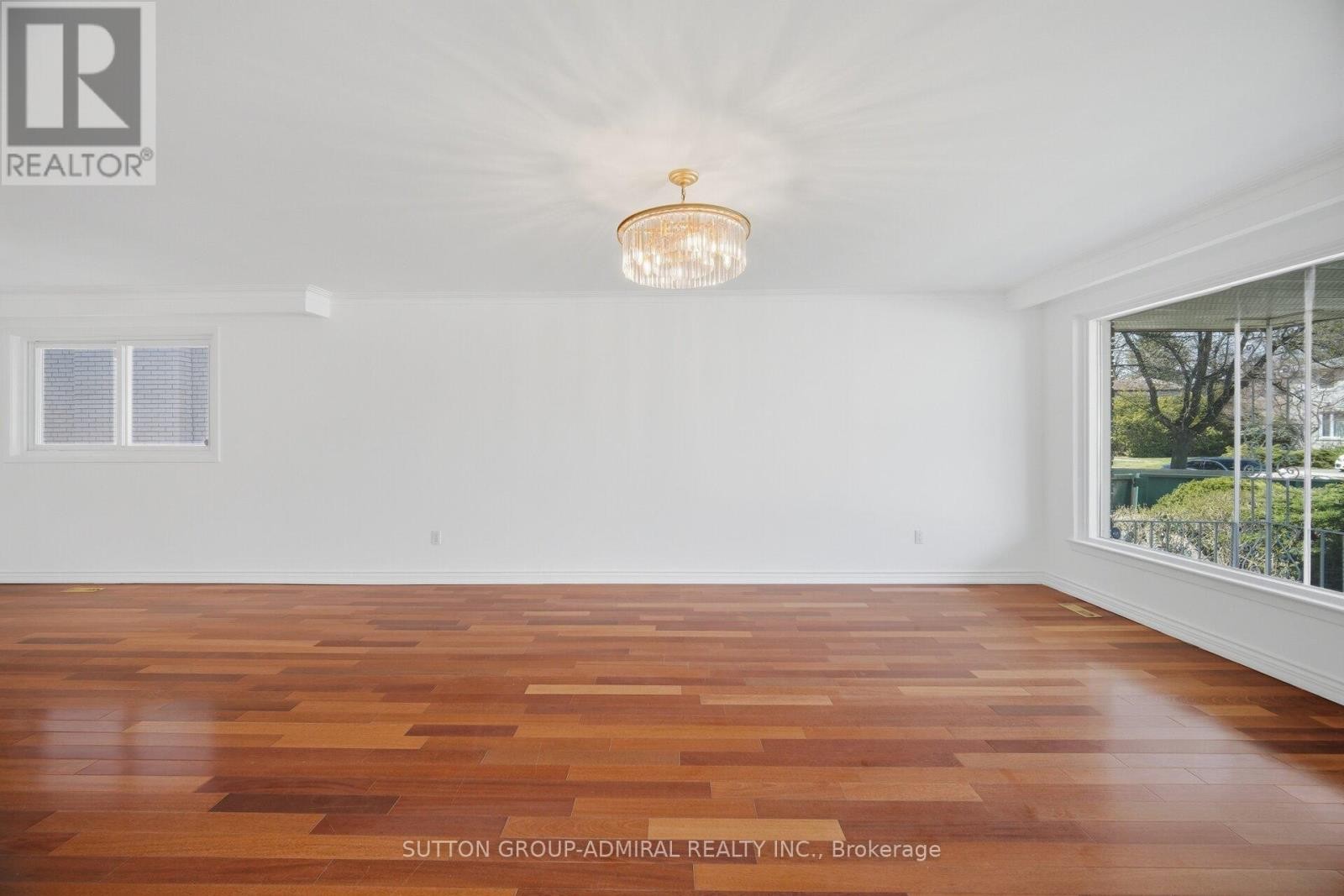 












53 BESTVIEW DRIVE

,
Toronto (Bayview Woods-Steeles),




Ontario
M2M2X8

