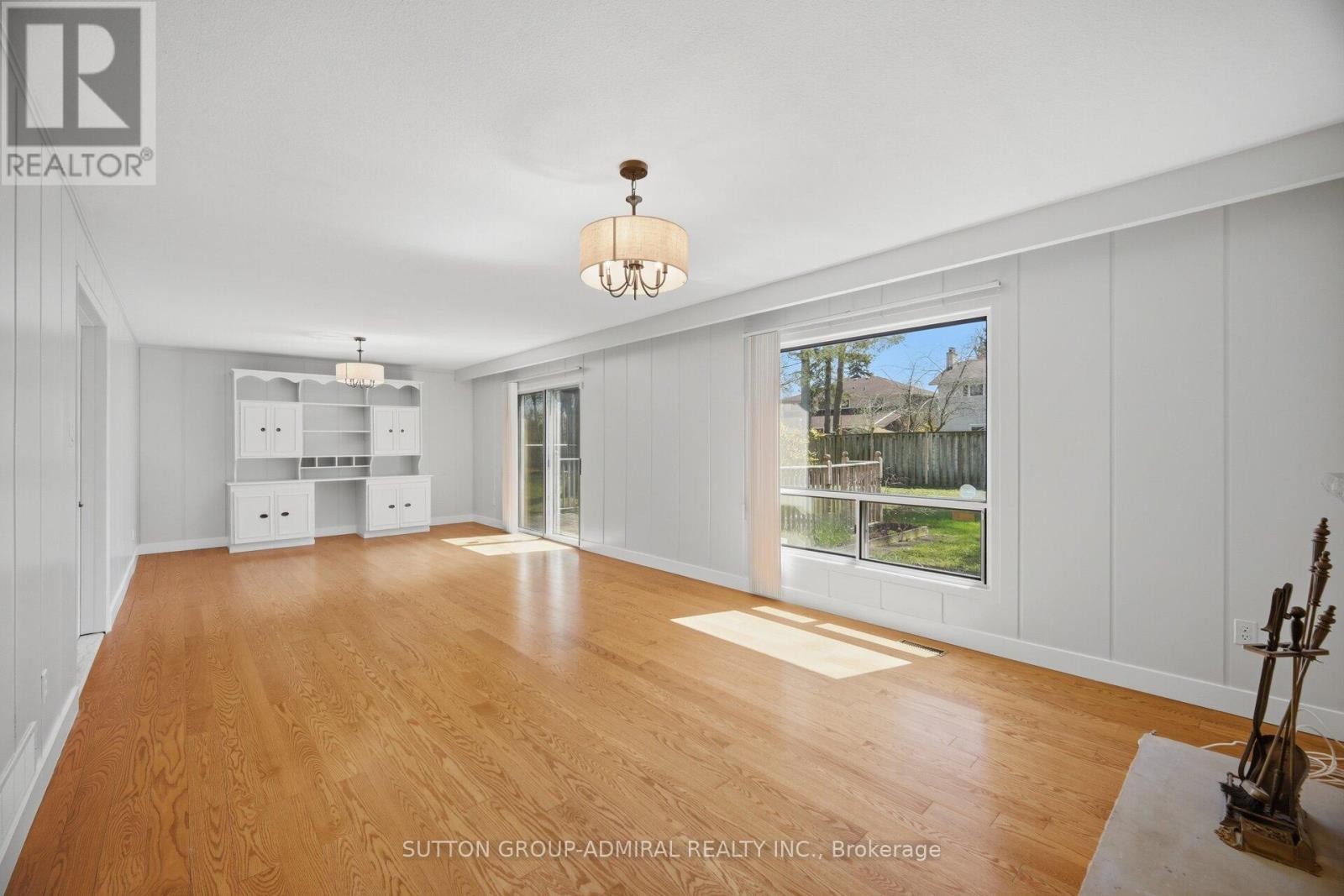 












53 BESTVIEW DRIVE

,
Toronto (Bayview Woods-Steeles),




Ontario
M2M2X8

