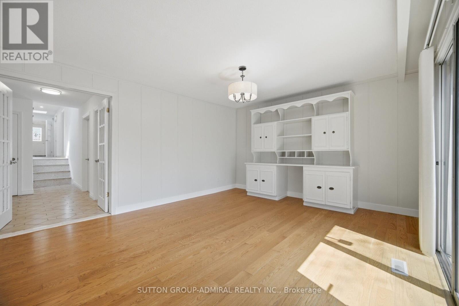












53 BESTVIEW DRIVE

,
Toronto (Bayview Woods-Steeles),




Ontario
M2M2X8

