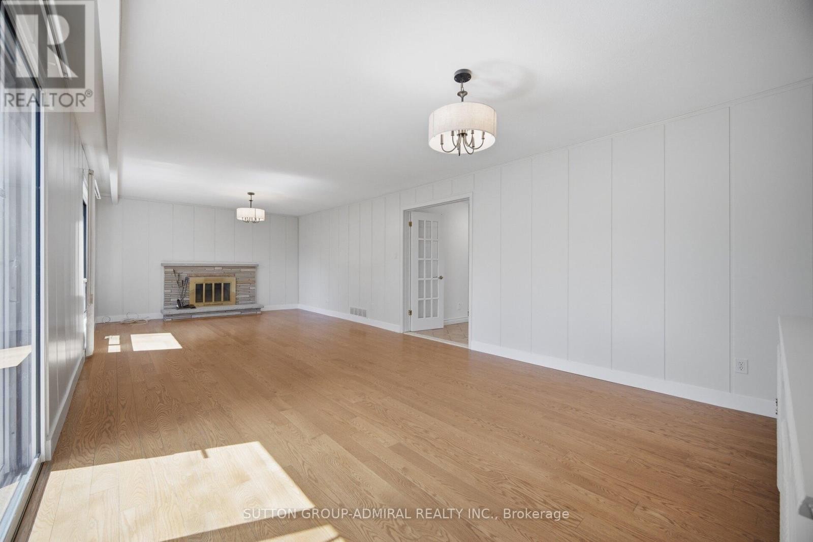 












53 BESTVIEW DRIVE

,
Toronto (Bayview Woods-Steeles),




Ontario
M2M2X8

