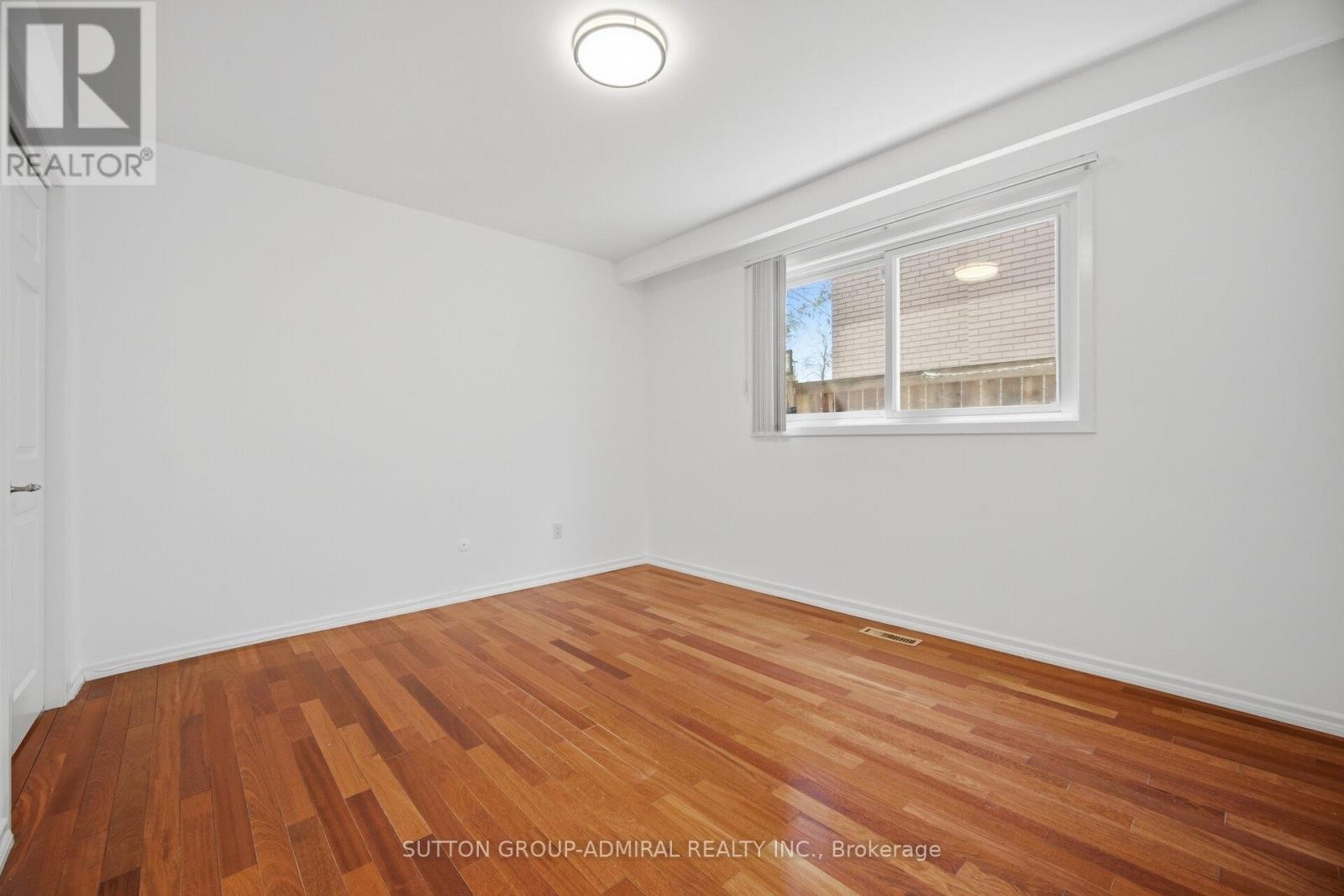 












53 BESTVIEW DRIVE

,
Toronto (Bayview Woods-Steeles),




Ontario
M2M2X8

