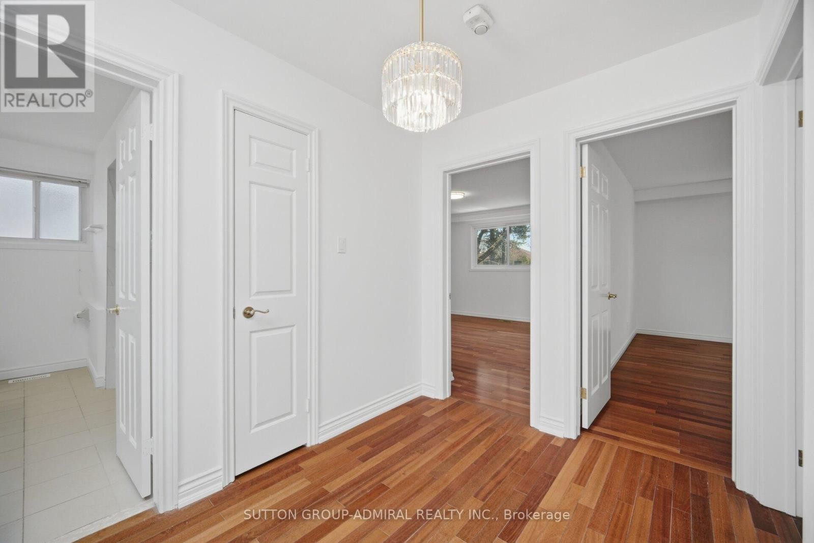 












53 BESTVIEW DRIVE

,
Toronto (Bayview Woods-Steeles),




Ontario
M2M2X8

