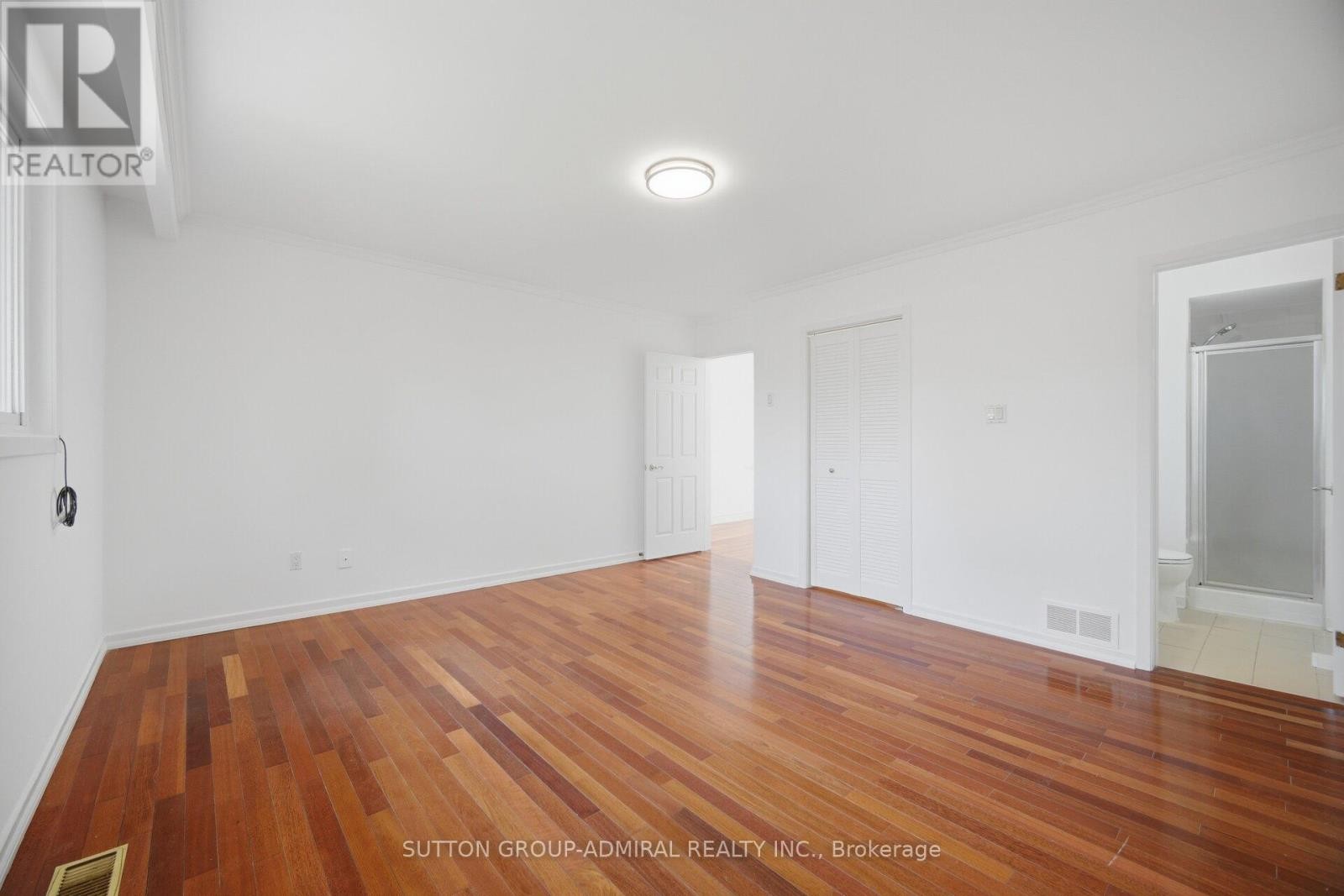 












53 BESTVIEW DRIVE

,
Toronto (Bayview Woods-Steeles),




Ontario
M2M2X8

