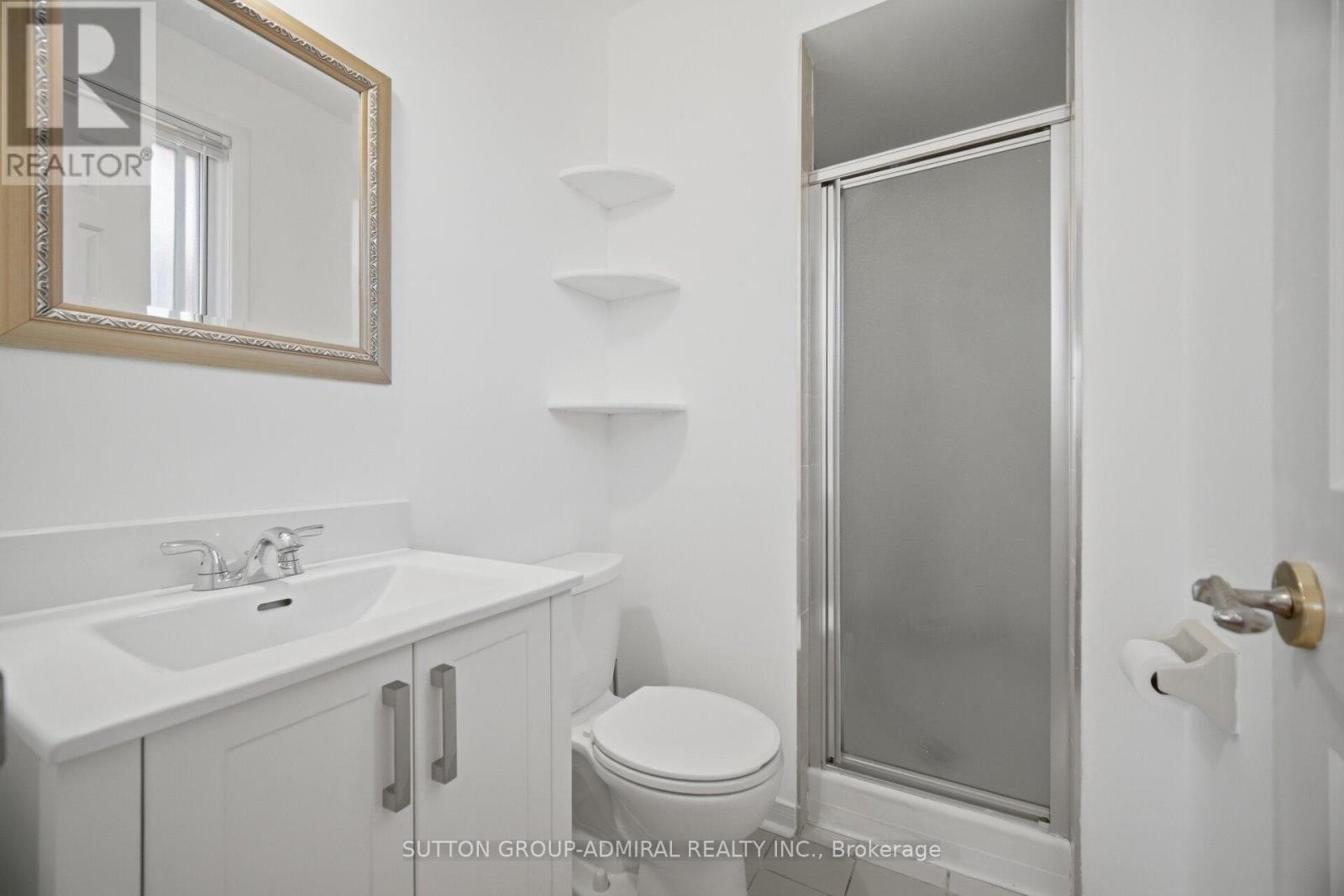 












53 BESTVIEW DRIVE

,
Toronto (Bayview Woods-Steeles),




Ontario
M2M2X8

