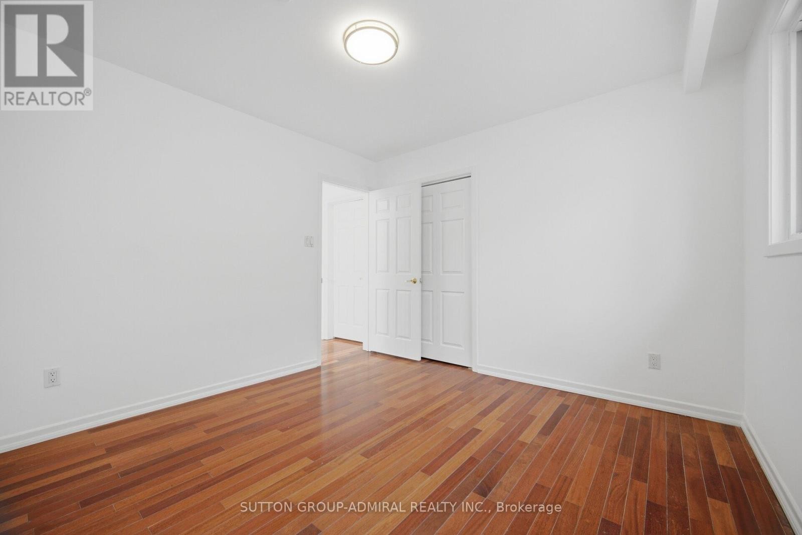 












53 BESTVIEW DRIVE

,
Toronto (Bayview Woods-Steeles),




Ontario
M2M2X8

