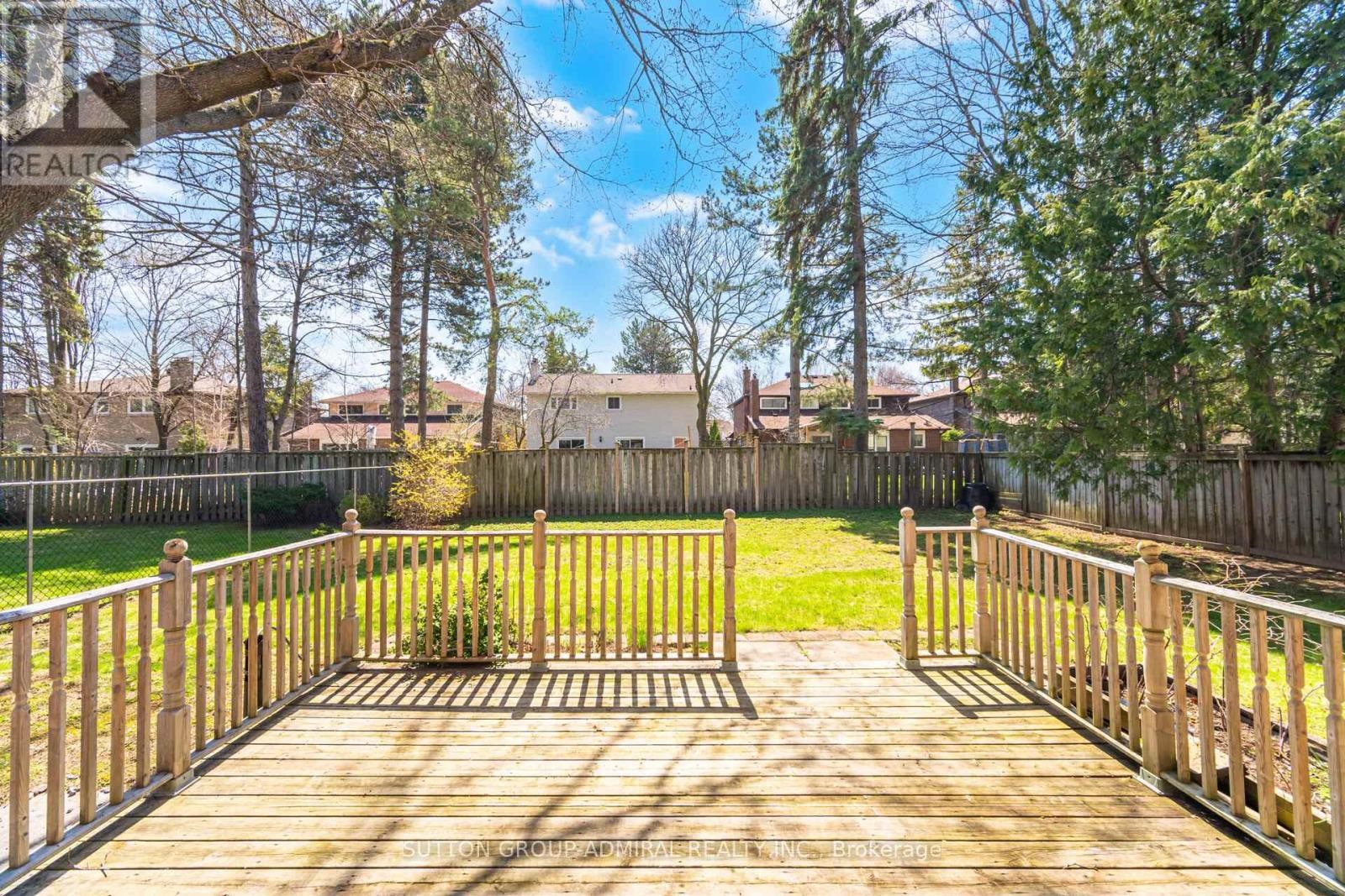 












53 BESTVIEW DRIVE

,
Toronto (Bayview Woods-Steeles),




Ontario
M2M2X8

