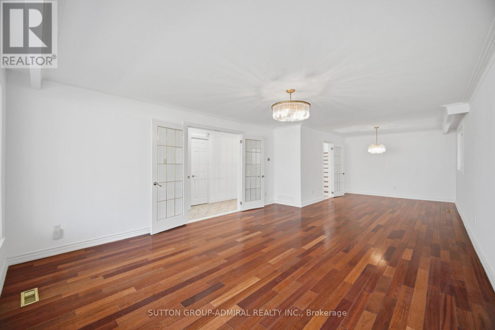 












53 BESTVIEW DRIVE

,
Toronto (Bayview Woods-Steeles),




Ontario
M2M2X8

