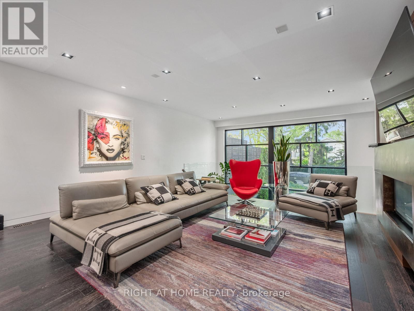 












336 MELROSE AVENUE

,
Toronto (Bedford Park-Nortown),




Ontario
M5M1Z4

