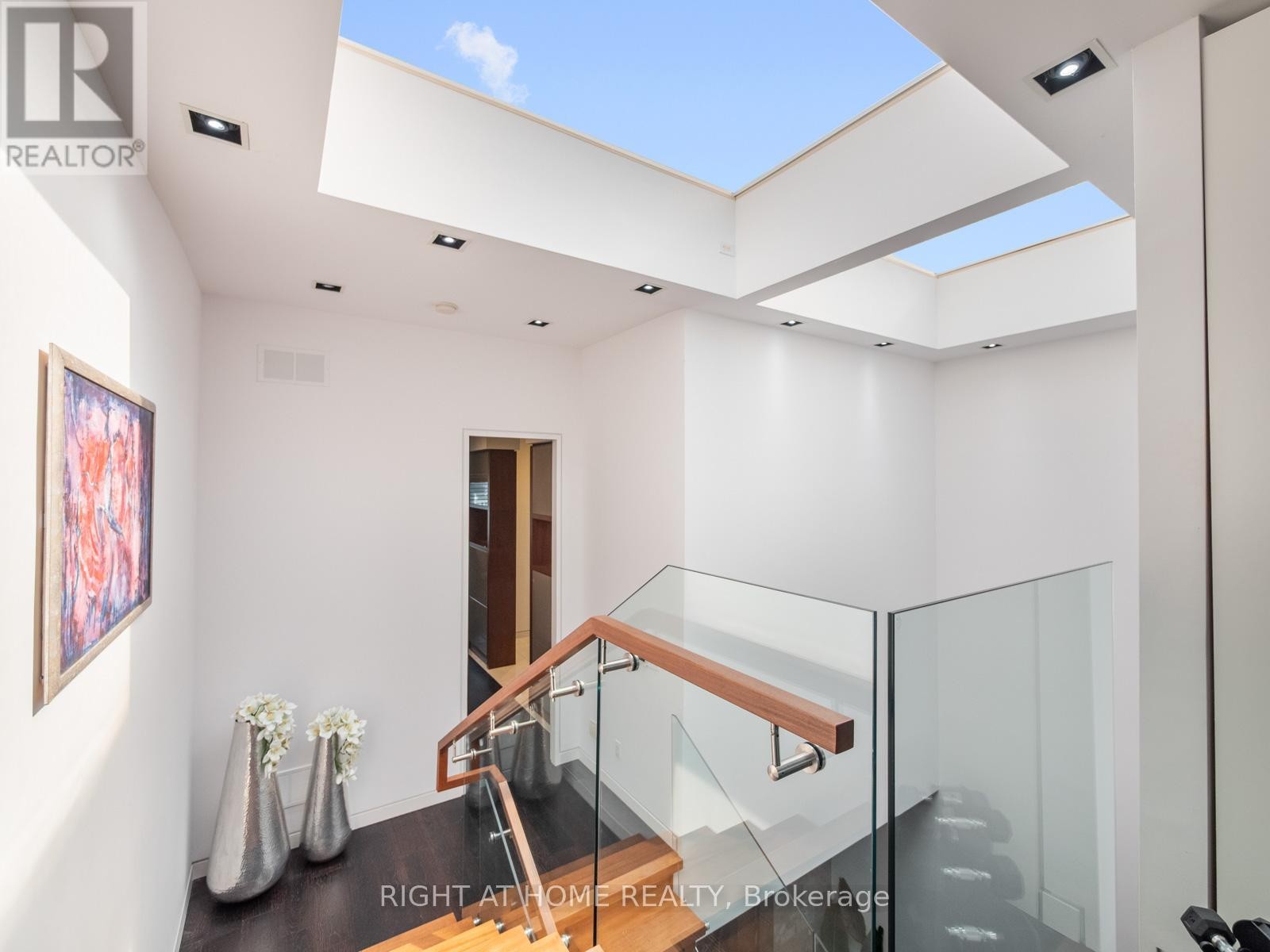 












336 MELROSE AVENUE

,
Toronto (Bedford Park-Nortown),




Ontario
M5M1Z4


