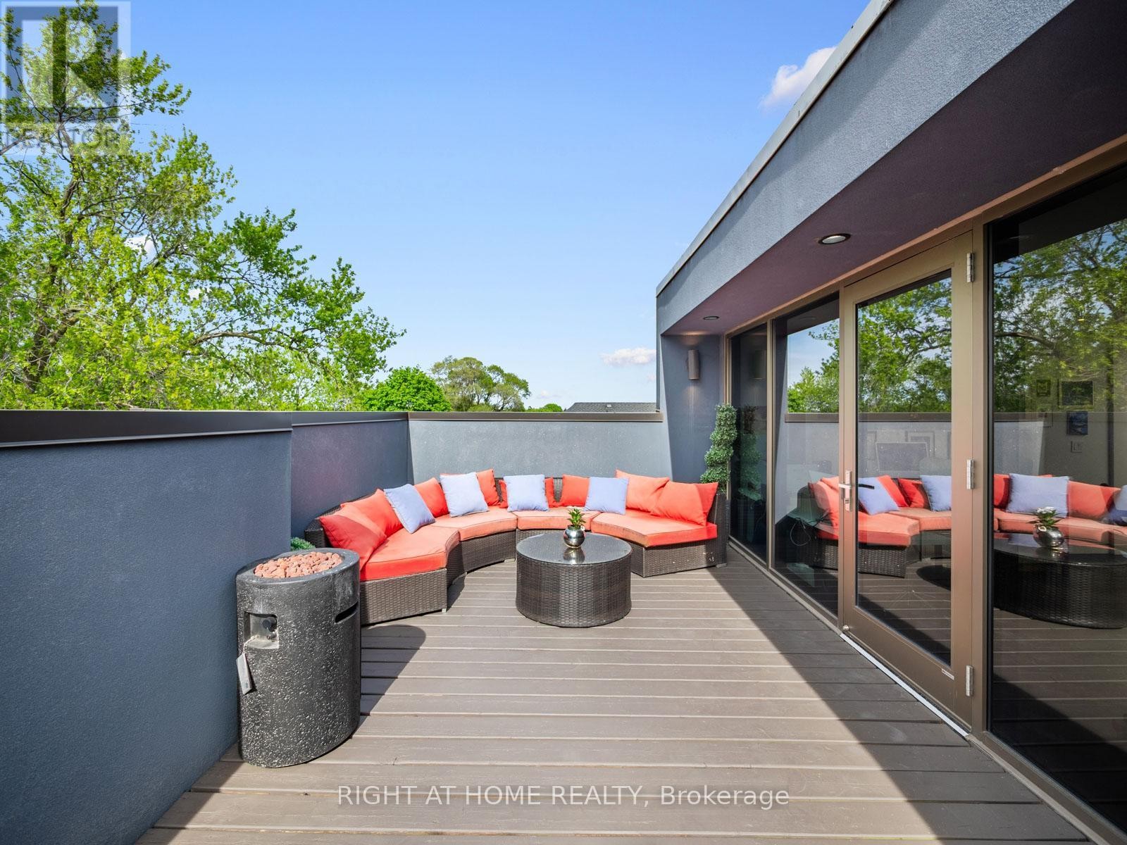 












336 MELROSE AVENUE

,
Toronto (Bedford Park-Nortown),




Ontario
M5M1Z4

