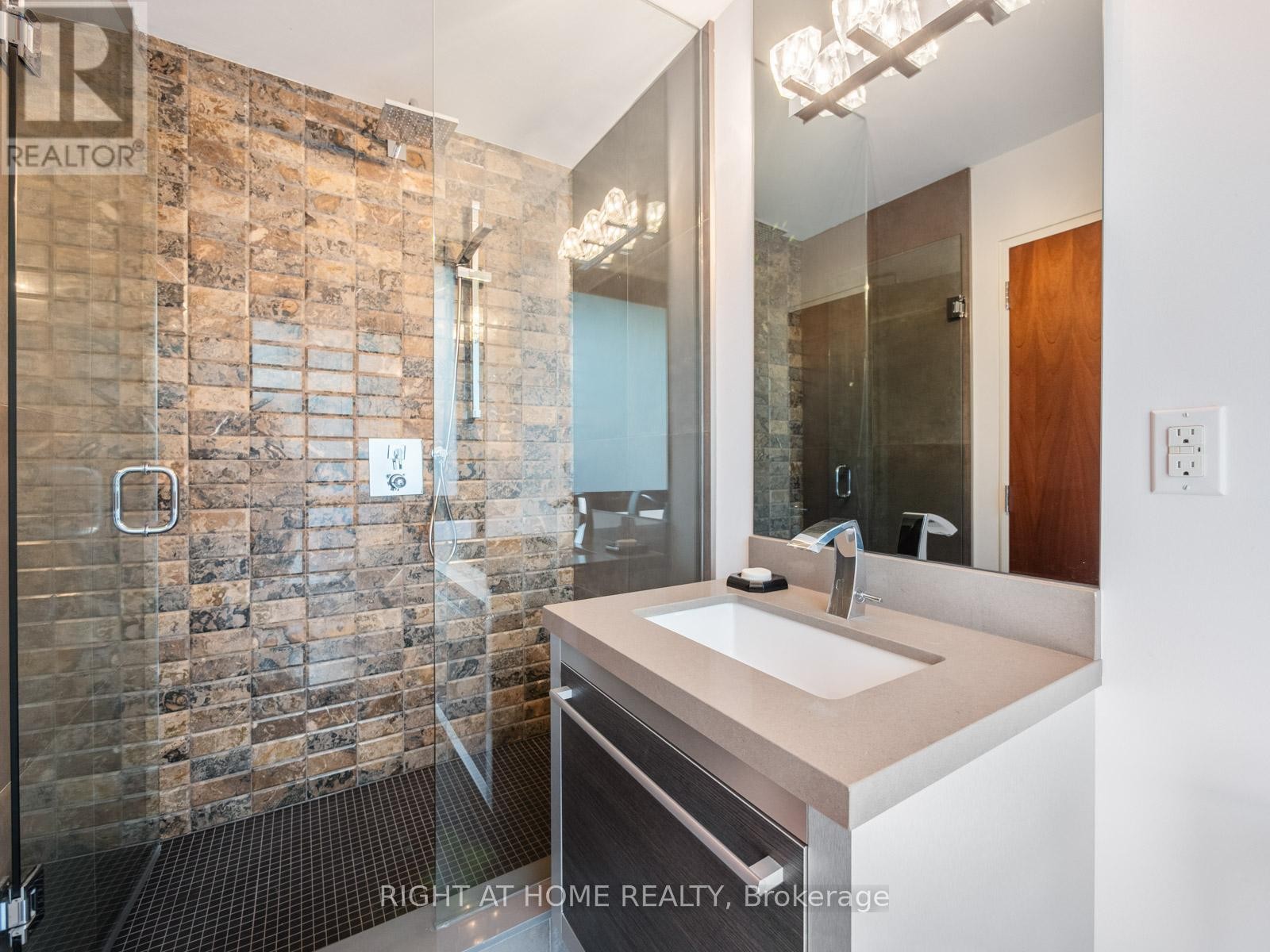 












336 MELROSE AVENUE

,
Toronto (Bedford Park-Nortown),




Ontario
M5M1Z4

