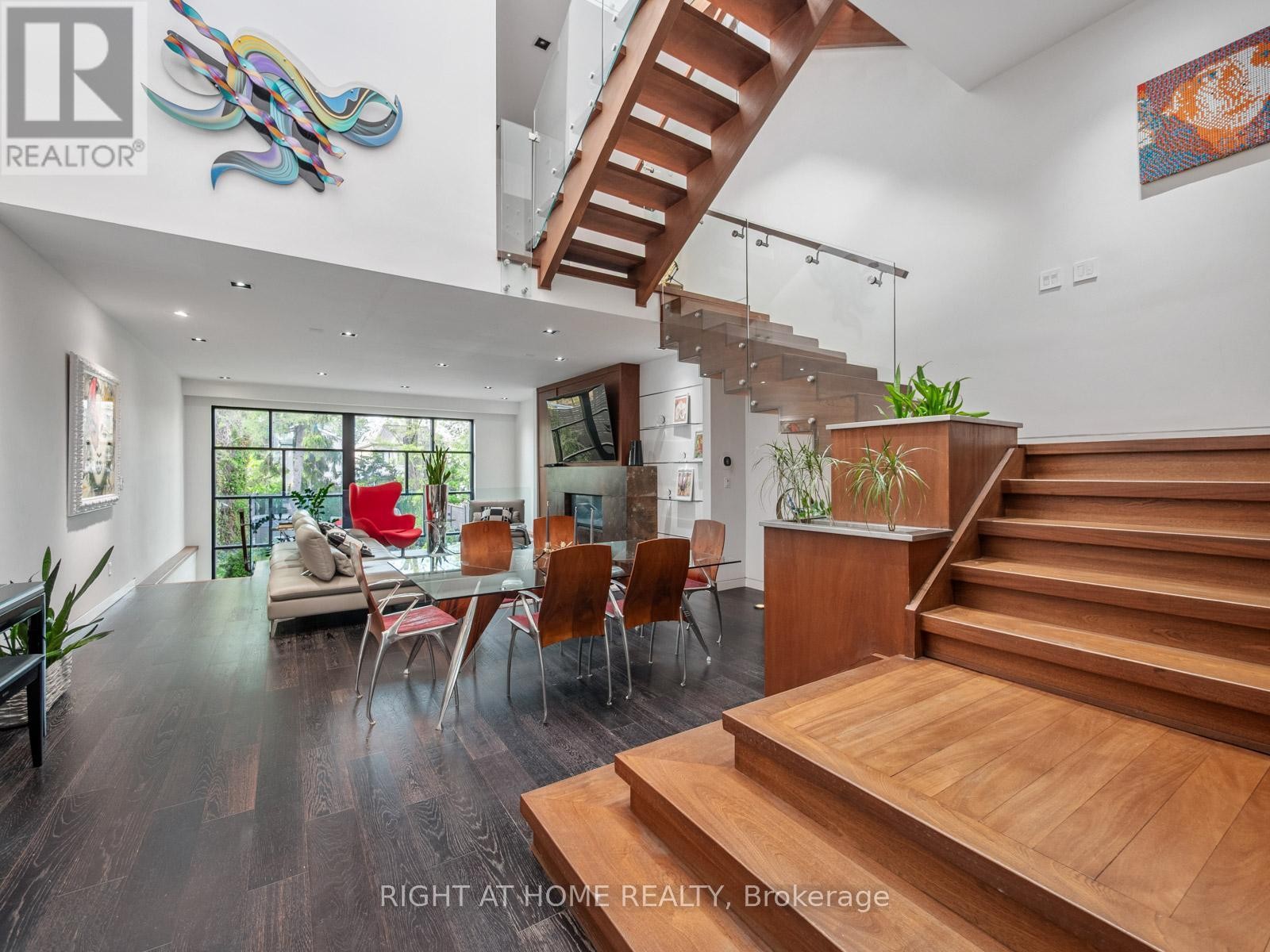 












336 MELROSE AVENUE

,
Toronto (Bedford Park-Nortown),




Ontario
M5M1Z4

