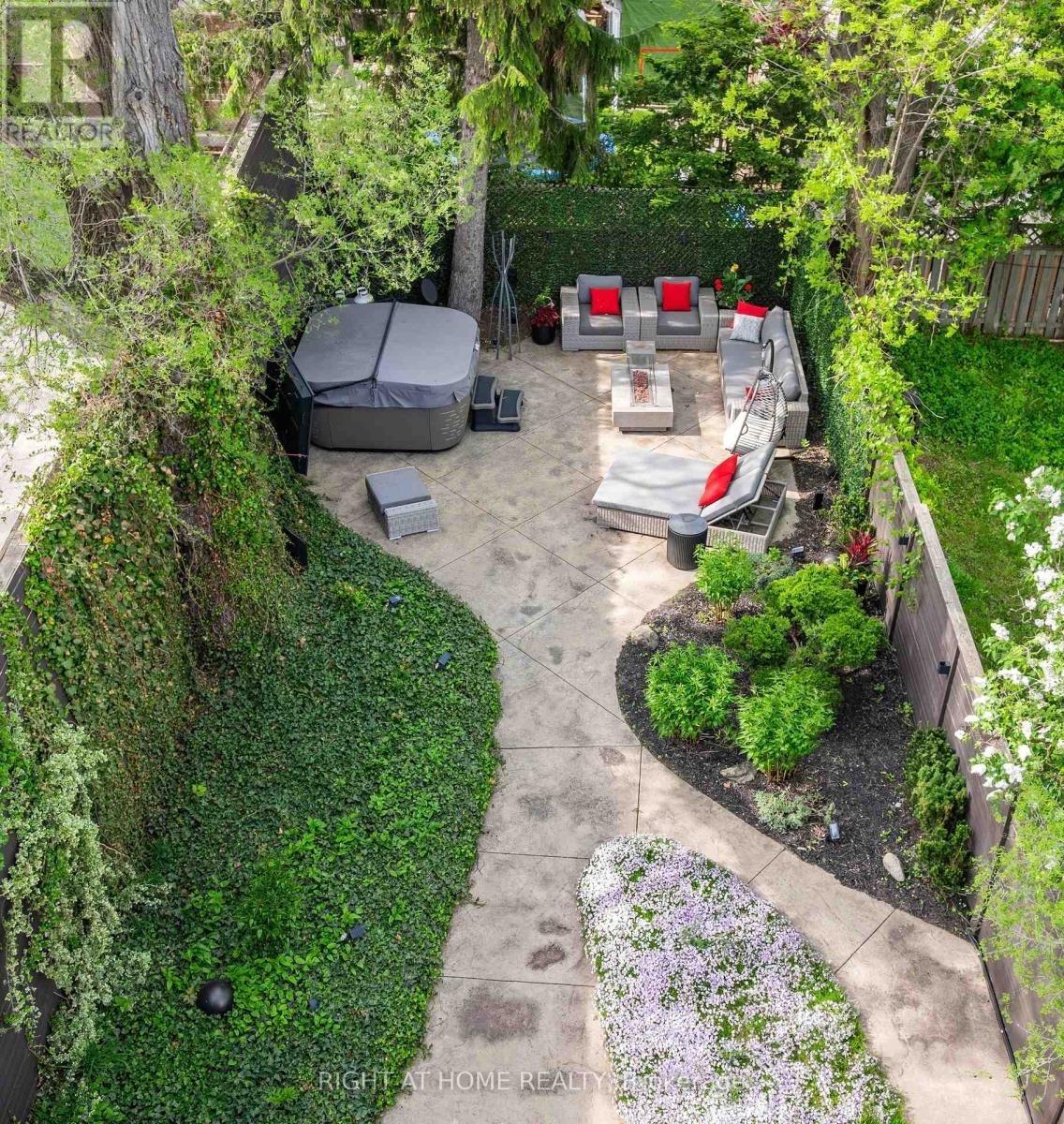 












336 MELROSE AVENUE

,
Toronto (Bedford Park-Nortown),




Ontario
M5M1Z4

