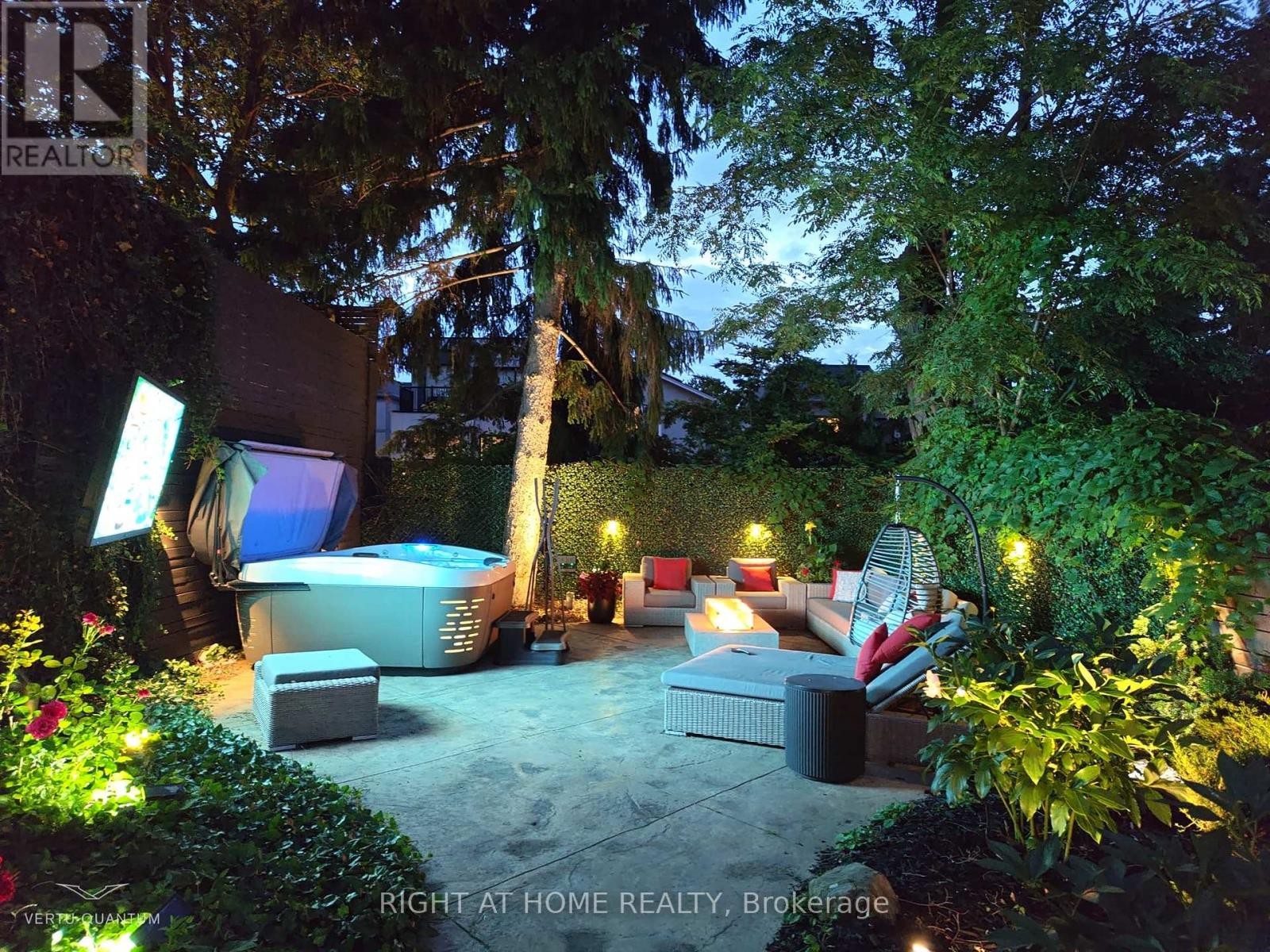 












336 MELROSE AVENUE

,
Toronto (Bedford Park-Nortown),




Ontario
M5M1Z4

