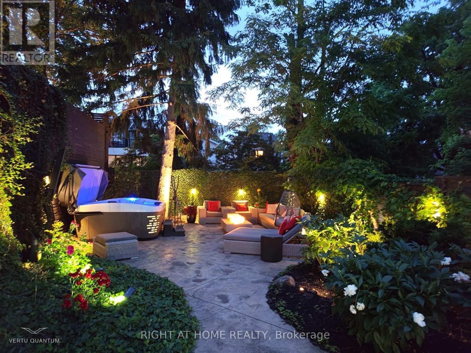 












336 MELROSE AVENUE

,
Toronto (Bedford Park-Nortown),




Ontario
M5M1Z4

