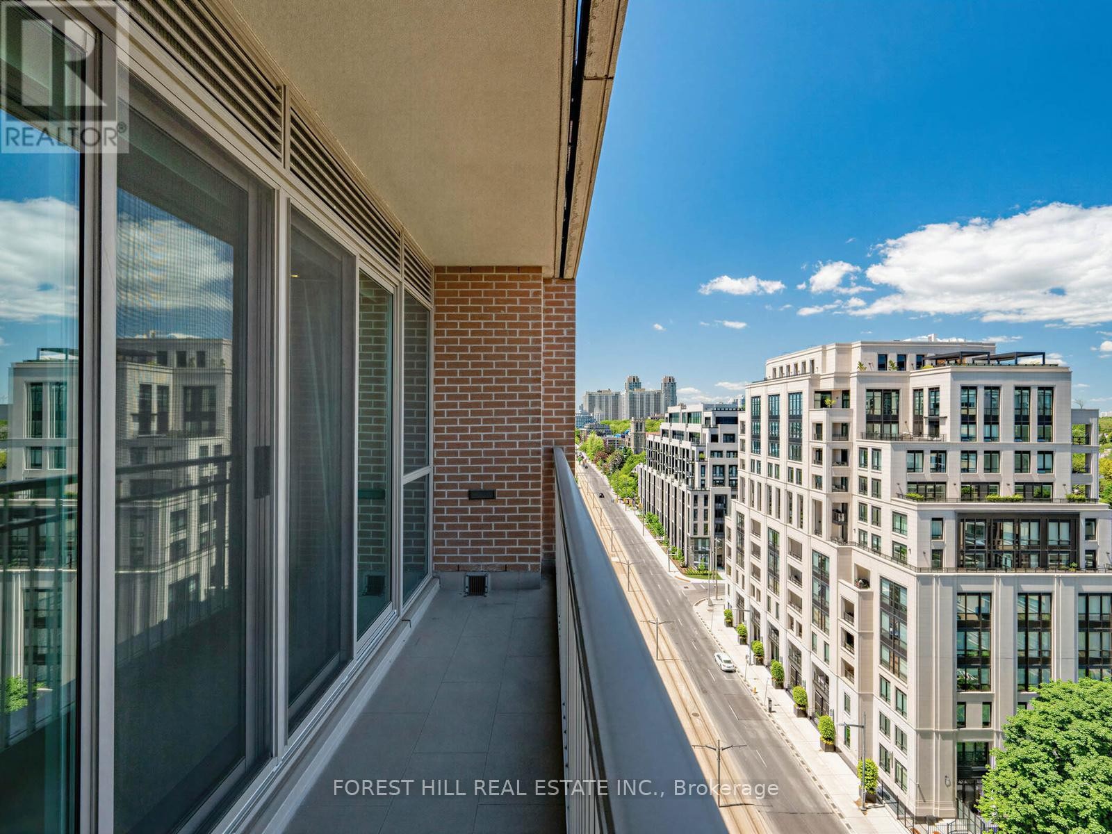 












1204 - 155 ST CLAIR AVENUE W

,
Toronto (Casa Loma),




Ontario
M4V0A1


