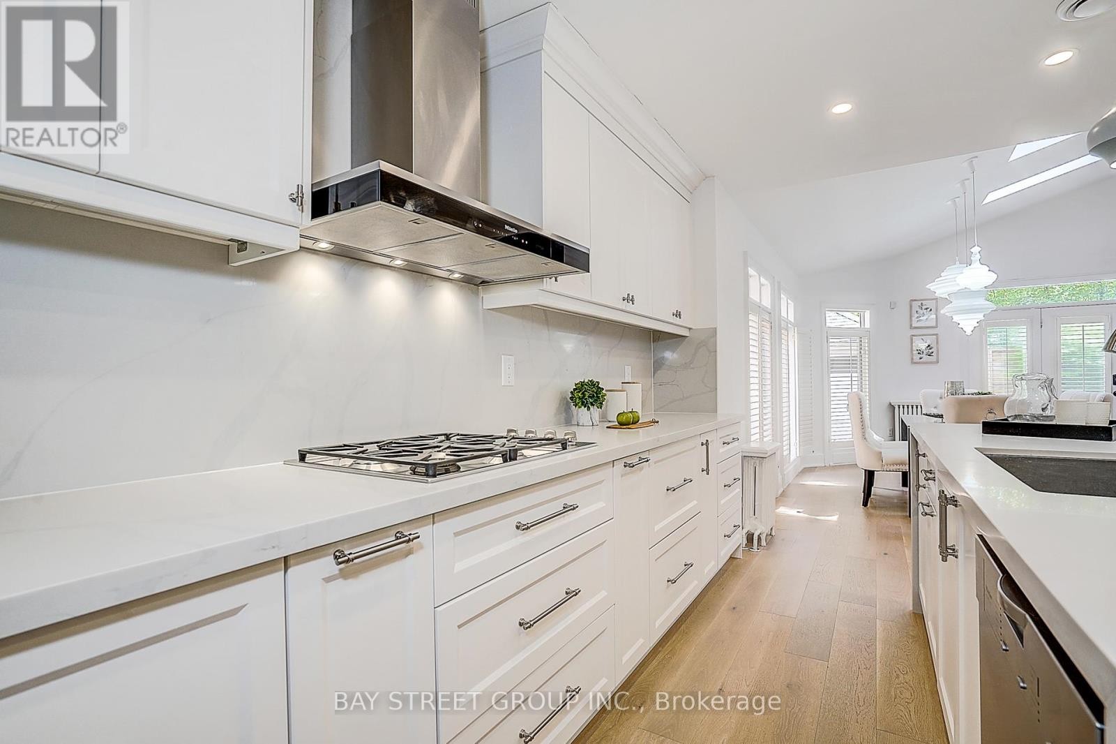 












3 SILVERWOOD AVENUE

,
Toronto (Forest Hill South),




Ontario
M5P1W3

