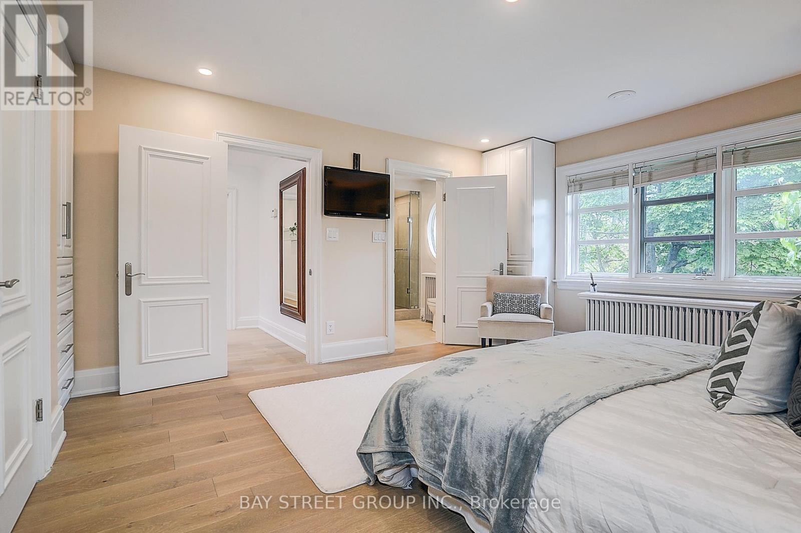 












3 SILVERWOOD AVENUE

,
Toronto (Forest Hill South),




Ontario
M5P1W3

