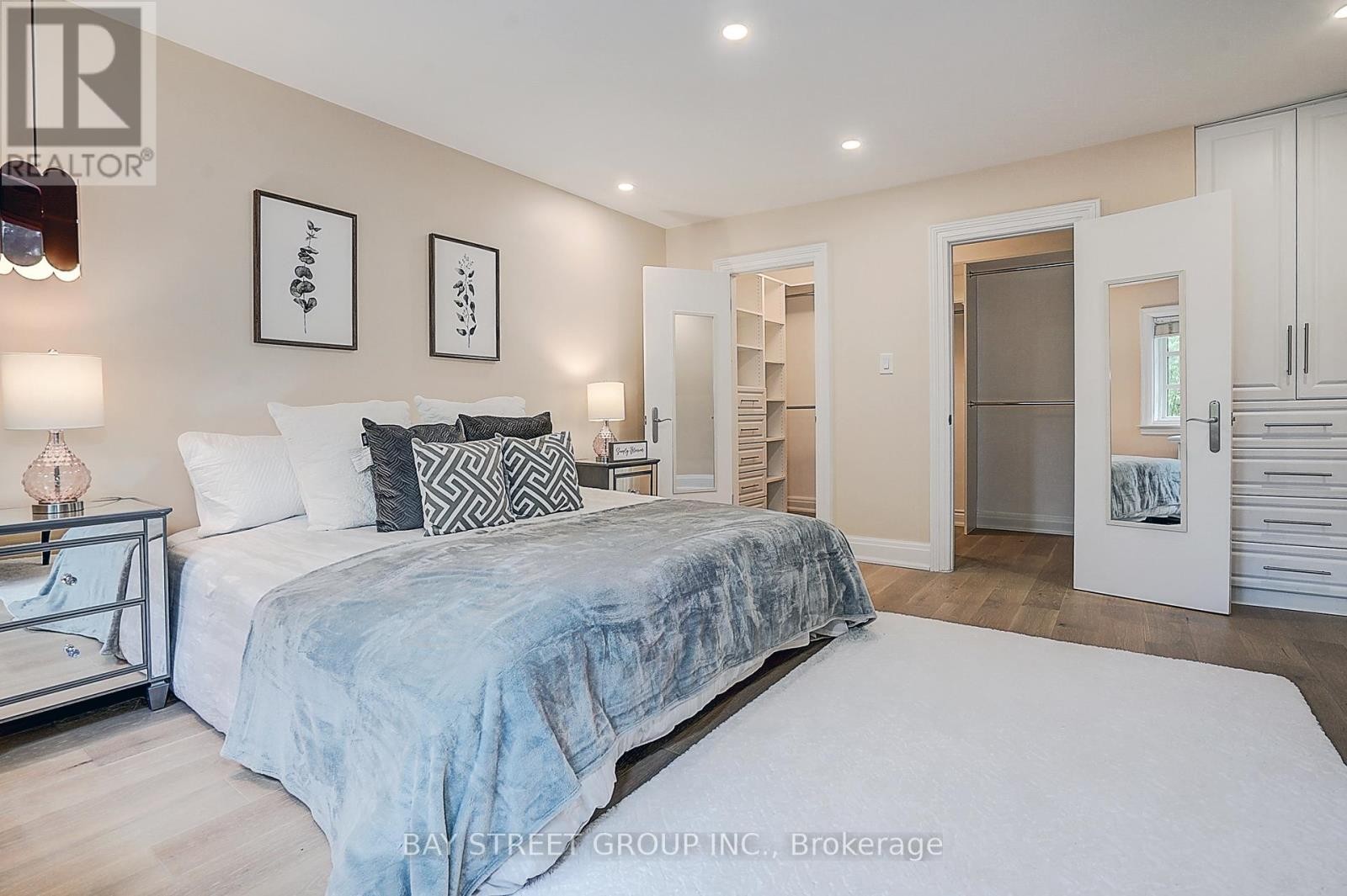 












3 SILVERWOOD AVENUE

,
Toronto (Forest Hill South),




Ontario
M5P1W3

