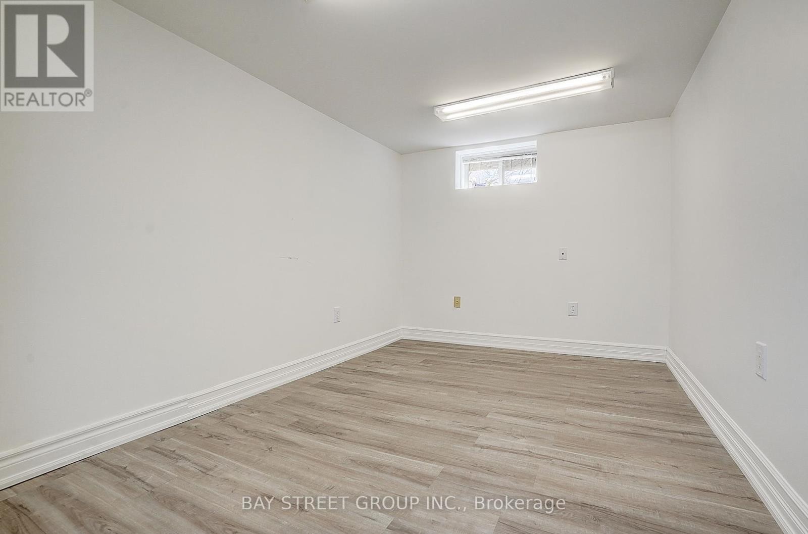 












3 SILVERWOOD AVENUE

,
Toronto (Forest Hill South),




Ontario
M5P1W3

