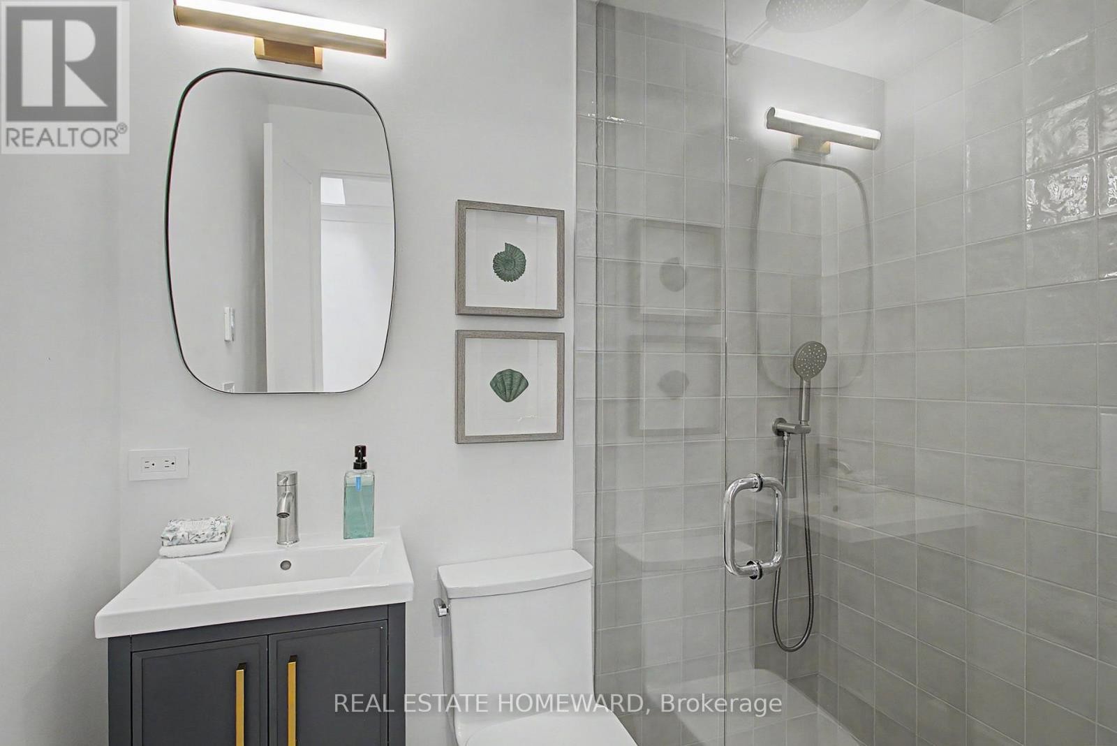 












3 REBECCA STREET

,
Toronto (Trinity-Bellwoods),




Ontario
M6J1K8

