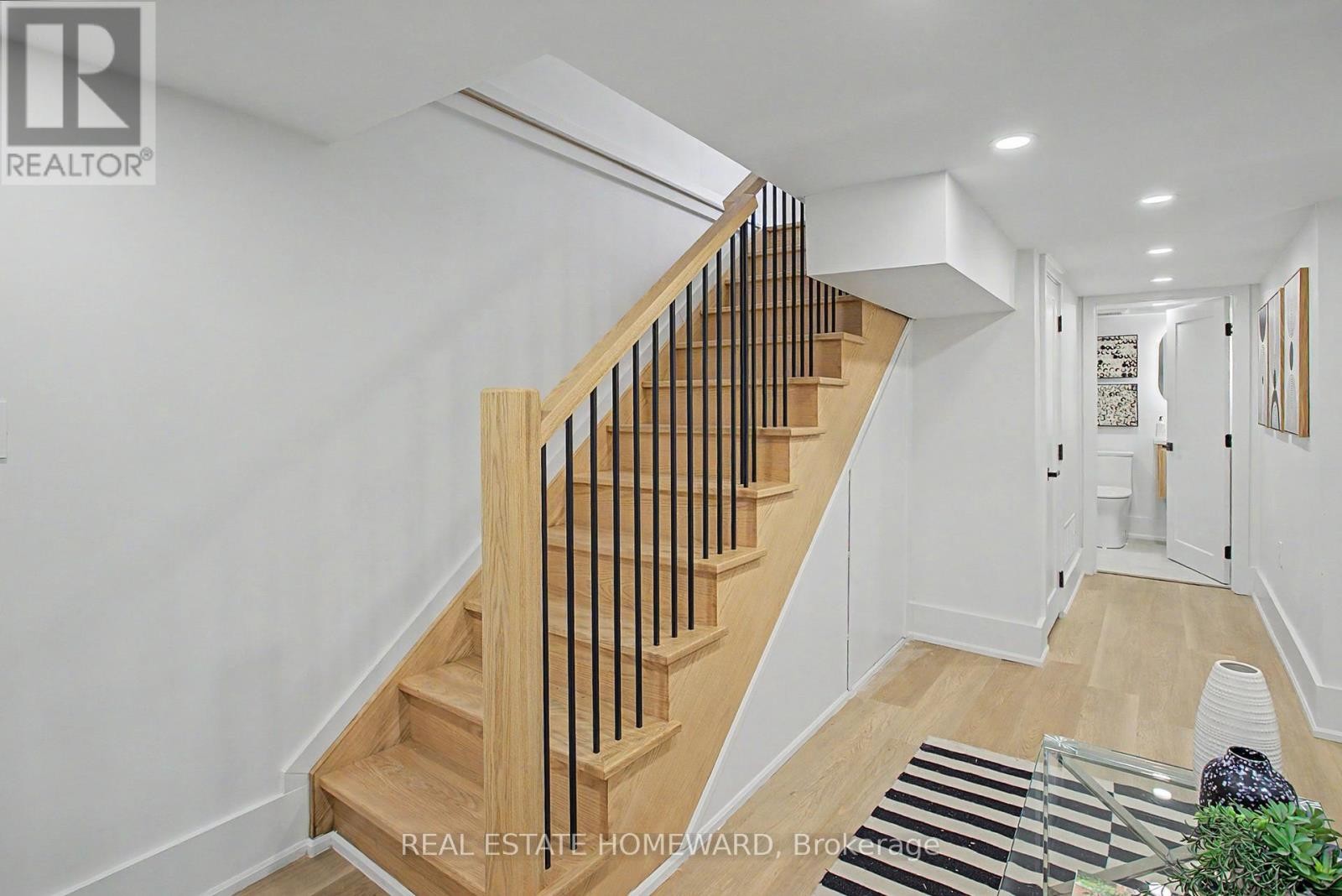 












3 REBECCA STREET

,
Toronto (Trinity-Bellwoods),




Ontario
M6J1K8

