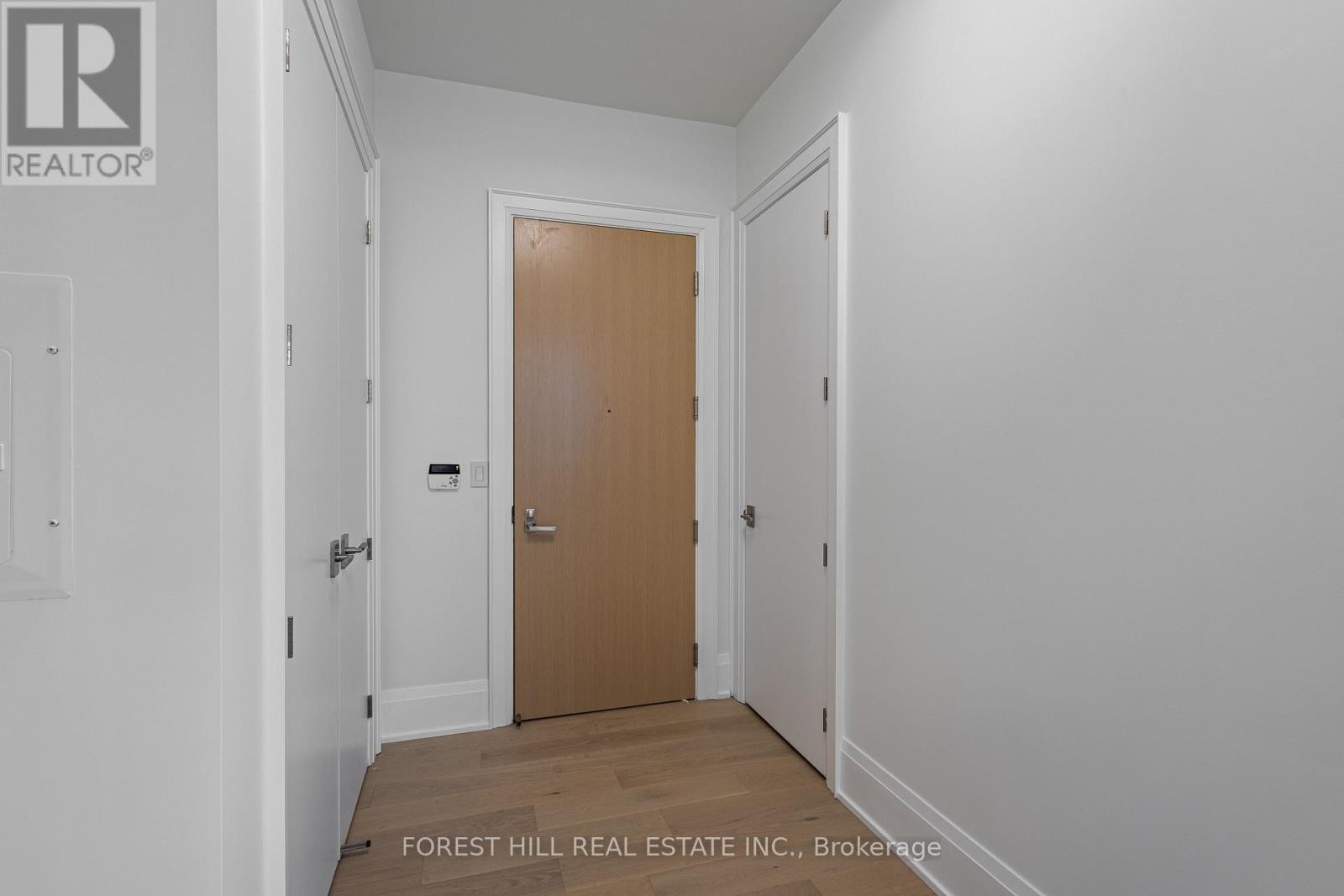 












313 - 39 QUEENS QUAY E

,
Toronto (Waterfront Communities),




Ontario
M5E0A4

